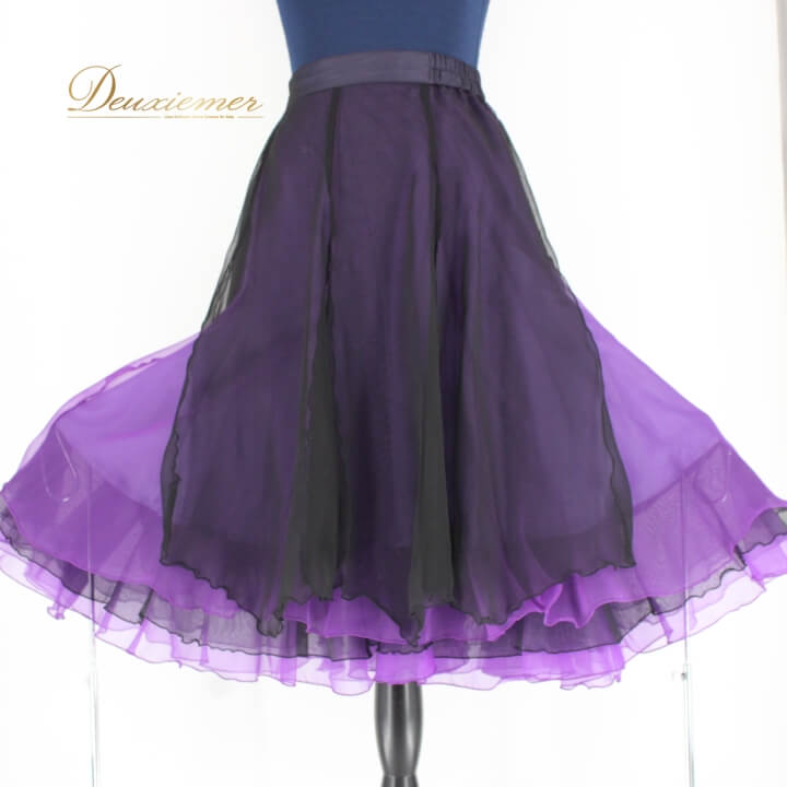 【中古】社交ダンス 衣装 スタンダード スカート レッスンウェア 女性用 レディース オールシーズン パープル系 ブラック系 紫 黒 無地 シンプル おしゃれ バイカラー デザイン 伸縮性あり ファスナー付き プリーツスカート 練習用 ダンスウェア B014-2510718006570