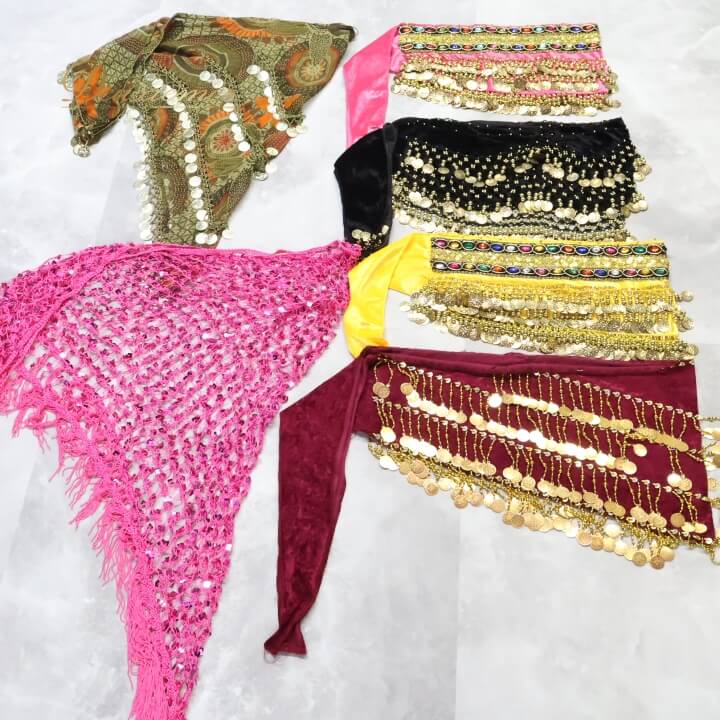 【中古】ベリーダンス 衣装 ヒップスカーフ 小物 まとめ売り 全6点 セット 黄色 ピンク 赤 黒 カーキ ラメ コイン 装飾 柄 模様 民族舞踊 ヒップスカー...