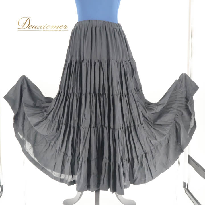 【中古】ベリーダンス 衣装 ジプシースカート ブラック系 ロング フリル 大きく広がる裾 黒 無地 シン..