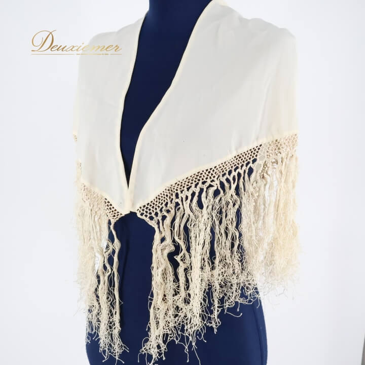 【中古】フラメンコ 衣装 シージョ ピキージョ 小物 ホワイト系 白 クリーム色 無地 シンプル トライアングル フレコ ダンス 三角形 練習 舞台 発表会 フリンジ スカーフ カジュアル かわいい おしゃれ アクセサリー F011-2511069001276