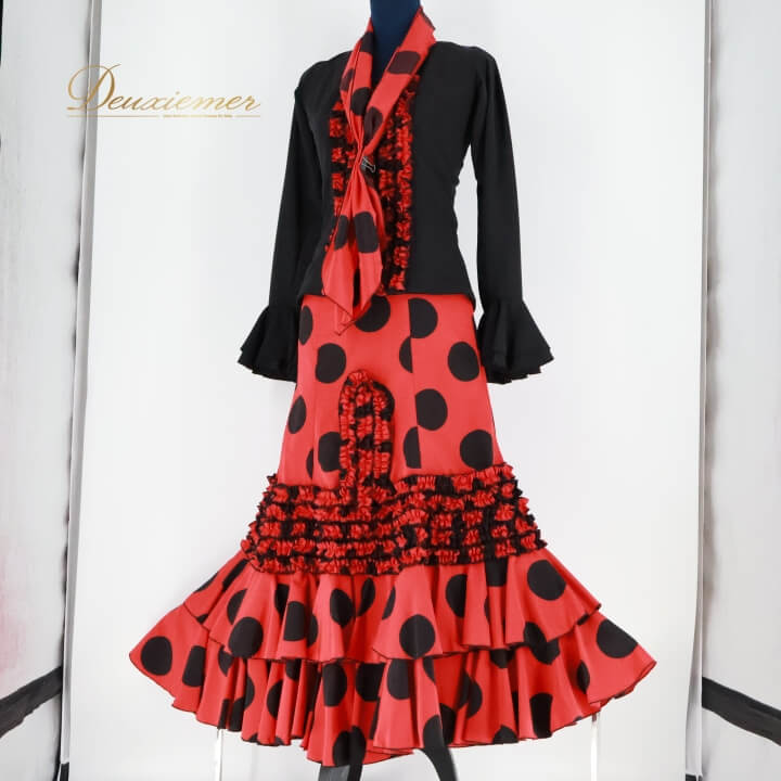 【中古】フラメンコ 衣装 ツーピース セットアップ トップス ファルダ スカート ブラウス 赤 黒 ボランテ フリル 水玉 ドット 長袖 ボウタイ ブラック系 ...