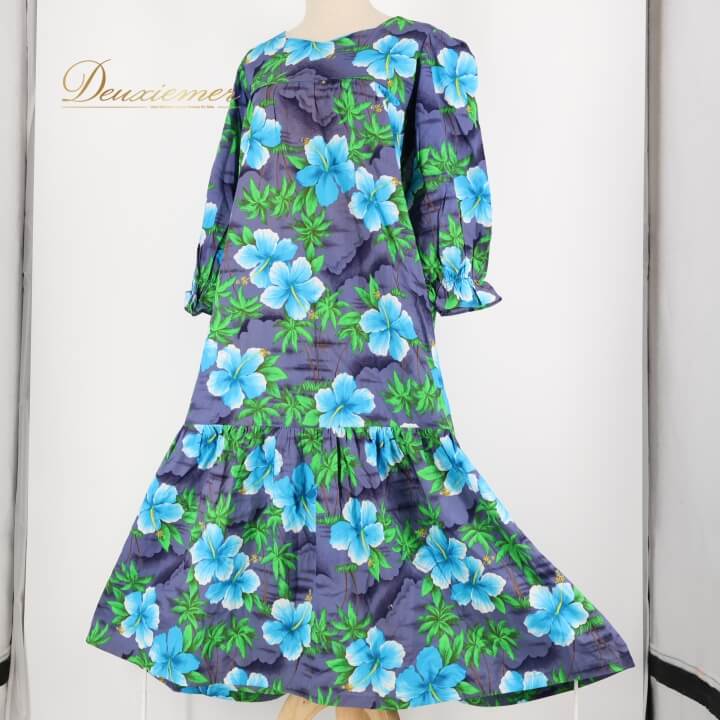 【中古】フラダンス 衣装 ワンピース ドレス ネイビー系 ハイビスカス柄 ハワイアンプリント アロハ レッスン 練習 八分袖 フリル 鮮やか 華やか かわいい ...