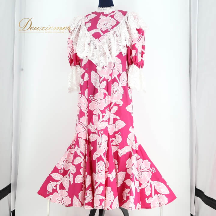 【中古】フラダンス 衣装 ワンピース ドレス ピンク系 フラ ダンス 花柄 レース ハワイアン 華やか アロハ 上品 白 鮮やか ハワイアンプリント ハイビスカ...