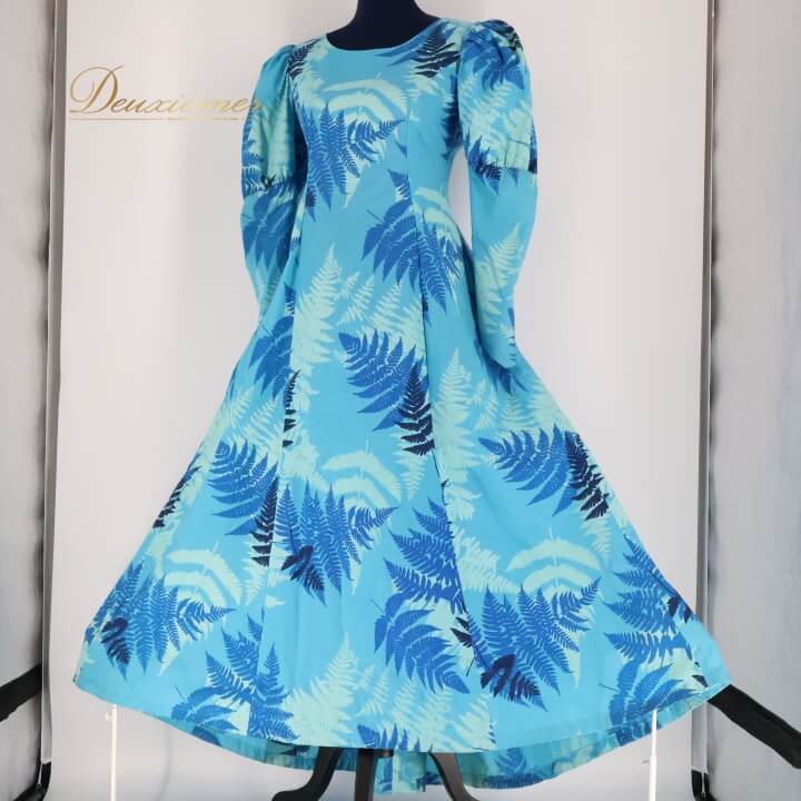 【中古】フラダンス 衣装 ワンピース ドレス ブルー系 ハワイアンプリント アロハ レッスン 練習 長袖 青 水色 植物柄 かわいい 上品 おしゃれ 大人っぽい...