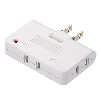 アイメディア(Aimedia) コンセントタップ 電源タップ 3個口 スイング 3方向 すき間 配線すっきり ホワイト ヤザワコーポレーション商品説明【商品説明】size : 2.8×6.3×1.8cm style : すき間コンセントタップ 3個口【商品仕様】サイズ/(約)2.8×6.3×1.8cm、重量/(約)30g、材質/ABS樹脂、差込口数/3個口、絶縁カバー/あり、最大ワット数/1500W、型番/AY02CM300WH【3方向に電源を分配】180度動く可動式プラグ（スイングプラグ）で、狭い場所にも配線が可能。大型家具や家具の後ろや横の隙間にあるコンセントをスッキリ配線【熱に強い材質】熱に強いユリア樹脂を使用【絶縁カバー】絶縁カバーがトラッキングによる火災を予防size : 29×41×15mm style : L字型コンセントタップ【商品仕様】商品サイズ/W29×H41×D15mm、重量/(約)17g(1個あたり）、内容量/2個組、コンセント口数/1口、絶縁カバー/あり、定格入力/125V 15A 合計1500Wまで、製品型番/AY02SA01W【お悩みを解決】コンセントとケーブルの間に入れるだけでコンセント周りのこんなお悩みをスッキリ！「そのまま挿すとケーブルが散らかる」「狭い場所のケーブルが曲がり負担がかかる」「幅広なアダプタだとコンセントに挿さらない」【ケーブルの向きを変えてコンセント周りを整理・整頓】ケーブルが上向きでごちゃごちゃしていたコンセント周りも差込口を横にすることでケーブルやその周辺がスッキリします【狭い場所の配線もスッキリ】タンス・冷蔵庫などの家具や電化製品の後ろなど狭い場所にあるコンセント周りの配線やケーブルも整理できます【大きいACアダプタでもコンセントをムダなく使える】隣のコンセントを塞いでしまう大きなアダプタも差込口を左右に変えることで、コンセントを無駄なく使えますsize : 6.8×6×1.5cm style : 雷ガード付すき間電源タップ 3個口【商品仕様】商品サイズ/(約)6.8×6×1.5cm、重量/(約)40g、コンセント/3個口、バリスタ電圧/400V、制限電圧/650V、最大サージ電圧/3500V【狭い場所の配線をスッキリ】冷蔵庫などの電化製品やタンスなどの家具の後ろなど狭い場所にあるコンセント周りの配線やケーブルを整理します【落雷などの雷サージから電化製品を守る電源タップ】雷サージとは落雷時、瞬間的に発生する高電圧が原因で配線・ケーブルなどを通じて電化製品を破壊してしまいます【他にもある使いやすい特徴】(1)スイングプラグ：180度動くプラグで狭い場所の配線をすっきり整理します(2)絶縁カバー付きプラグ：ホコリ・チリなどで発生するトラッキング火災を予防します(3)ユリア素材使用：耐熱性のあるユリア素材を使用、熱による火災や事故を防ぎます