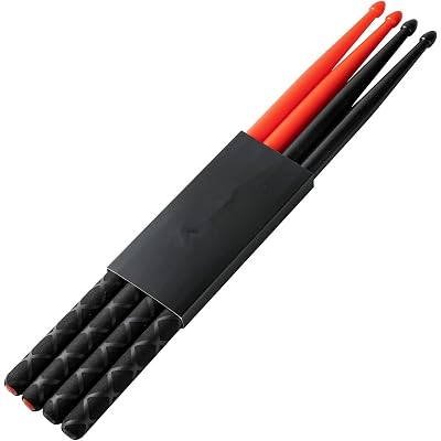 Musfunny ドラムスティック 滑り止め 2組セット 5A: ナイロンドラム スティックブランドMusfunny色黒と赤モデルDrum Sticks Red Black商品説明【商品概要】軽量で耐久性のあるナイロン素材：このドラムスティックは高品質ナイロン製で、軽量かつ摩耗に強く、長時間の演奏に最適です，木製ドラム バチよりも耐久性が高く、ドラムスティック 滑り止め加工で手汗にも強いため、お子様やドラム バチ 初心者の練習にぴったり，ドラム バチ 5Aサイズは握りやすくティアドロップ型チップで豊かな音色：水滴型チップがドラムスティックの響きを広げ、シンバルとの相性も抜群，ドラム バチ 5Aのバランスがドラム バチ 初心者のコントロールをサポート，ドラムスティック 滑り止め機能により、激しい演奏でも安定した音をキープします滑り止め加工でしっかりグリップ：握り部分のドラムスティック 滑り止め加工が手汗を抑制，ドラム スティック 滑り止め性能で手首の負担を軽減し、ドラム バチ 子供でも長時間練習可能，ライブでのドラム バチ 5A使用時も滑りにくい設計です鮮やかなカラーデザインで個性を表現：ブラック＆レッド、グリーン＆ブルーの2ペアセット，鮮やかな色合いで、演奏中の存在感をアップ，個性的なデザインで、バンド演奏やステージパフォーマンスのアクセントにもぴったりです音楽を愛する人へのギフトに：ドラムスティックは滑りにくく持ちやすいドラムスティック 滑り止め仕様で、初心者にも扱いやすく、正しいフォームの習得をサポート；使うほどにその合理性を実感できます【商品説明】軽量で耐久性に優れたナイロン製のドラムスティックは、木製よりも摩耗に強く、長時間の使用にも最適です ドラム バチ 5Aのサイズで握りやすく、初心者やドラムスティック 子供でも扱いやすい設計となっています 滑りにくいドラムスティック 滑り止め加工により、激しい演奏中も安定したグリップをキープします 水滴型チップが豊かな音色を生み出し、シンバルとの相性も抜群です 鮮やかな2色セットでステージやバンド演奏でも目立ち、ドラム バチ 子供やドラム バチ 初心者へのギフトとしてもおすすめの鼓棒です 仕様： 素材：ナイロン 色：緑/青/赤/黒のナイロンドラムスティック（オプション） 数量：緑/青 1 組または赤/黒 1 組 製品の長さ：406mm / 16in パッケージサイズ：42 * 4 * 2cm / 16.5 * 1.6 * 0.8in パッケージ重量：130g / 4.6oz パッケージリスト：2ペアのドラムスティック【商品詳細】ブランド：Musfunny商品種別：楽器・音響機器商品名：Musfunny ドラムスティック 滑り止め 2組セット 5A: ナイロンドラム スティック製造元：Musfunny商品番号：Drumsticks2pair色：黒と赤【当店からの連絡】