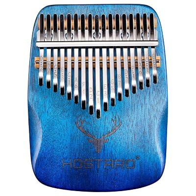 Hostaro カリンバ 親指ピアノ kalimba 17キー ソリッド 楽器 人気 保護ケース付き 初心者向 日本語マニュアル（グラデーションブルー）ブランドHostaro色グラデーションブルーモデル商品説明【商品概要】【心癒される音色をどこででも】カリンバの素朴で美しい音色に心癒されるひとときを。人間工学に基づいた設計で手にしっかりとフィットするので、長時間演奏しても疲れにくいカリンバです。軽量で、どこへでも持ち運んで演奏できます。【初心者に薦めたい楽器です】《演奏が簡単》指で弾くだけで美しく響くやわらかな音色が楽しめます。《持運びが簡単》コンパクトなサイズなので携帯してどこででも練習可能。《わかりやすい音階表示》各リード上にはアルファベットと数字で音階を刻印しています。【商品仕様】○サイズ：16.5cm×12.5cm×2.3cm 　○素材：メープル材、天然鉱石（スチールバー部分） 　○重量：カリンバ本体　○セット内容：カリンバ本体/専用収納ケース/クリーニングクロス/キーステッカー×2/チューニングハンマー/フィンガープロテクター×2/日本語マニュアル/カタカナ音階シール　○ブランド：Hostaro【チューニング不要】こちらで取り扱っているカリンバはすべて調音済みのため、商品がお手元に届いたら手間をかけることなくすぐに演奏が楽しめます。使用中に音のずれが気になったときは、付属のハンマーで叩いて調音してください。【頑丈かつ上品なアカシア材】《デザイン》自然な状態のままの色、センターには雄鹿をデザイン。オシャレで高級感もたっぷり。《素材》高級アカシア材。木製の雰囲気も良く肌触りがいいです。【商品説明】■カリンバの素朴で美しい音色に心癒されるひとときを 何か新しい楽器の演奏に挑戦してみたいと思っても、演奏方法が複雑だとなかなか長続きしませんよね。 そこでぜひ一度チェックしてみてほしいのがこちらのカリンバです。指で弾くだけで簡単に音が出せるので、小さなお子さまからお年寄りまで幅広い年齢層の方にお楽しみいただけます。 センターに雄鹿をデザインした、ナチュラル系カラーを採用した美しいカリンバです。超軽量なのでどこへでも持ち歩いて演奏可能。家の中はもちろん、外出先でも美しく響くカリンバのやわらかな音色をお楽しみください。 《こんな方にはぜひチェックしてほしいカリンバです》 ・オシャレで高級感のあるカリンバが欲しい ・何か新しい楽器の演奏にチャレンジしたい ・コンパクトで持ち運びのできる楽器を探している【商品詳細】ブランド：Hostaro商品種別：楽器・音響機器商品名：Hostaro カリンバ 親指ピアノ kalimba 17キー ソリッド 楽器 人気 保護ケース付き 初心者向 日本語マニュアル（グラデーションブルー）製造元：Hostaro商品番号：KB-COM色：グラデーションブルー【当店からの連絡】