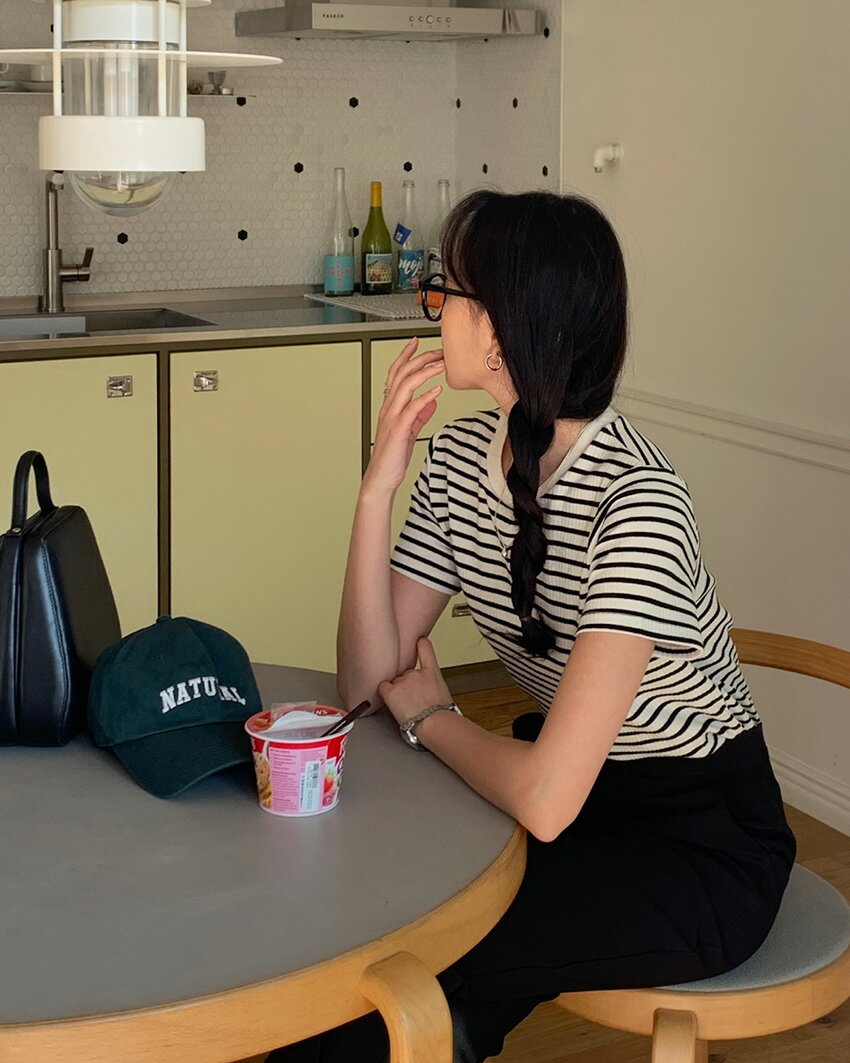 tops レディース 韓国ファッション トップス カットソー 半袖 ラウンドネック クロップド 伸びる 綿混 ボーダー プチプラ シンプル 学生 カジュアル 着回し デイリー 春 夏 bada D16607