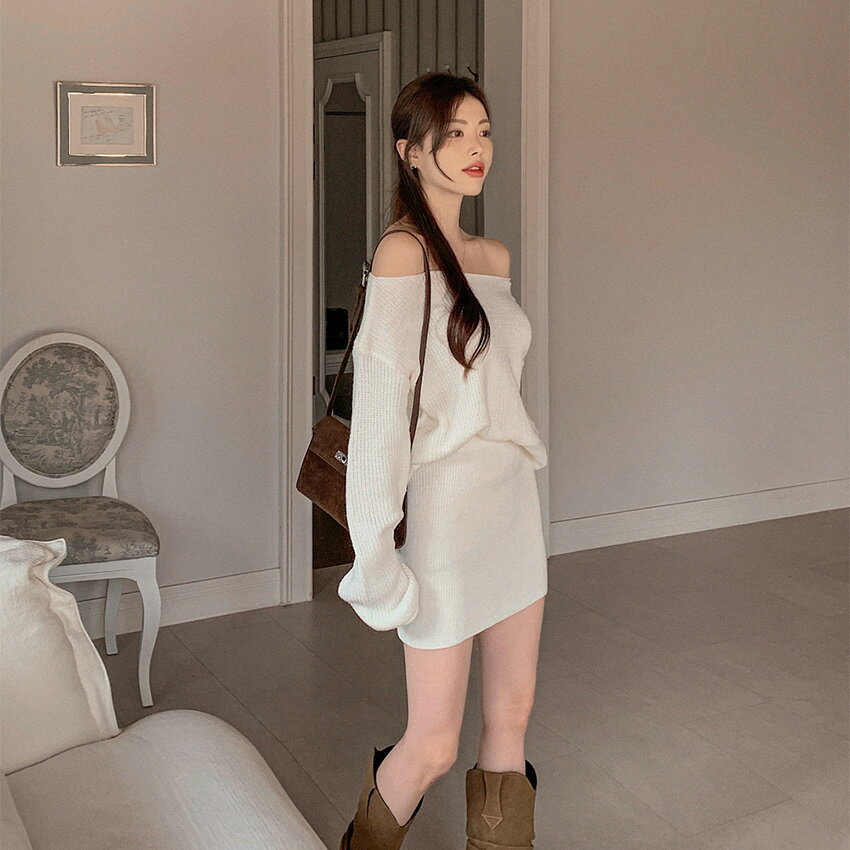 set レディース 韓国ファッション 上下セット トップス 長袖 オフショルダー ボートネック 鎖骨 ボトムス ミニスカート 伸びる 単色 セクシー フェミニン カジュアル 春 秋 SSHIGH