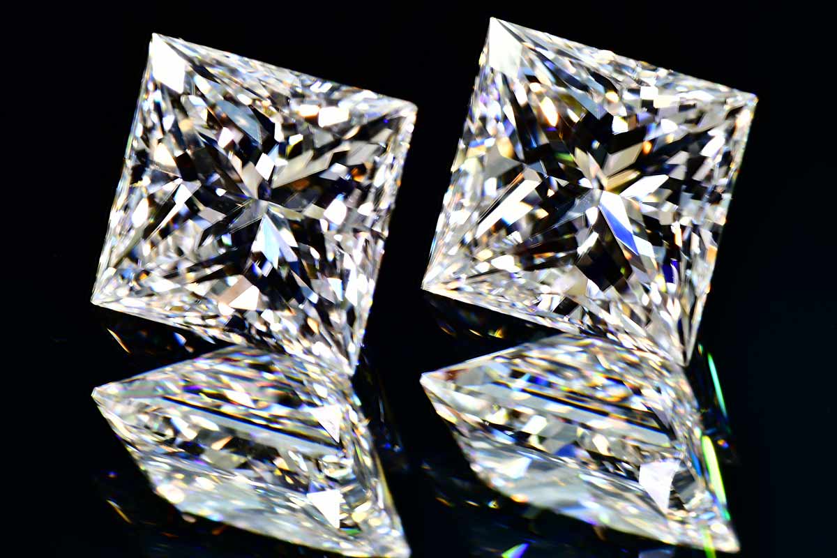 0.5カラットプリンセスカットダイヤモンドピアス合計1カラットプラチナやイエローゴールドの一粒ダイヤモンドピアスにしてお届けしますダイヤGIA鑑定書刻印つき