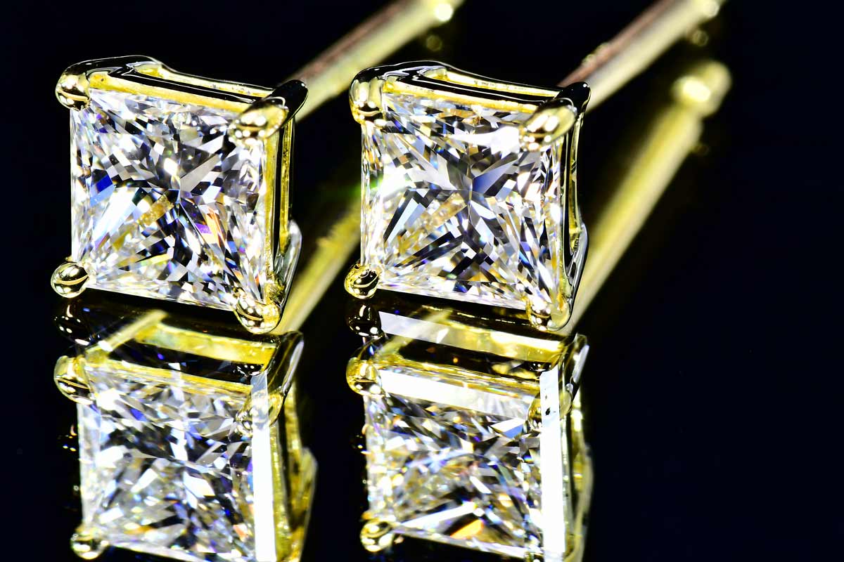 片方0.5カラットダイヤモンド一粒ピアスプリンセスカットダイヤピアスイエローゴールドK18華やかゴールドダイヤモンドGIA鑑定書刻印つき