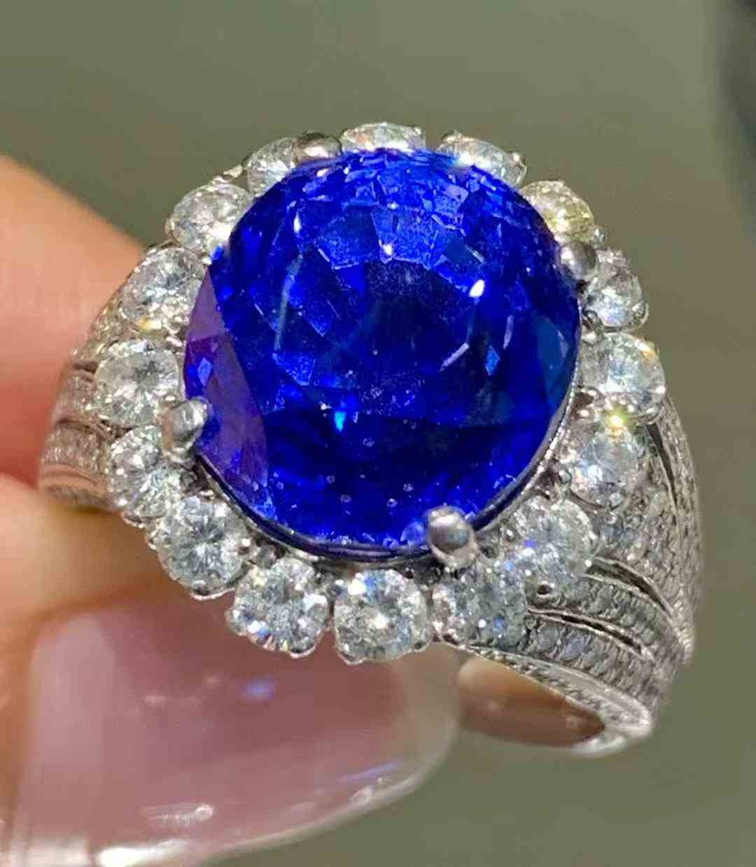 13.79ct非加熱 × 変色効果──13.79ct 無焼非加熱ノーヒートカラーチェンジ・サファイアリング極めて希少な非加熱・天然カラーチェンジサファイアを贅沢...