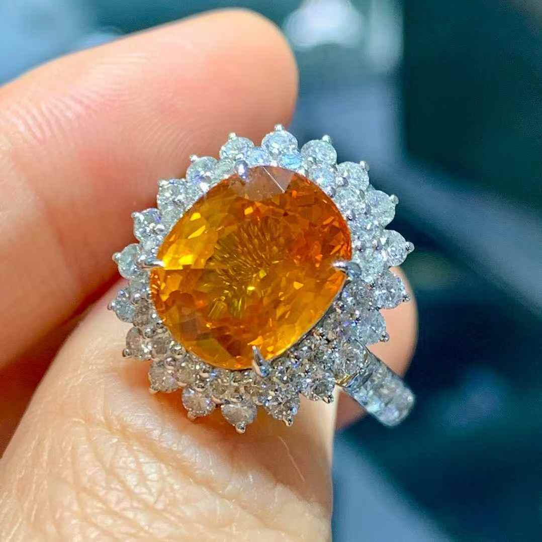 招き金の輝き ✨ 5.14ct ヴァイヴィッドイエロー ゴールドサファイア 2Wayリング＆ペンダント