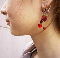 アクセ☆もぎたてフルーツのチャームがとってもキュート♪フルッタ・ピアス＜ストロベリー＞