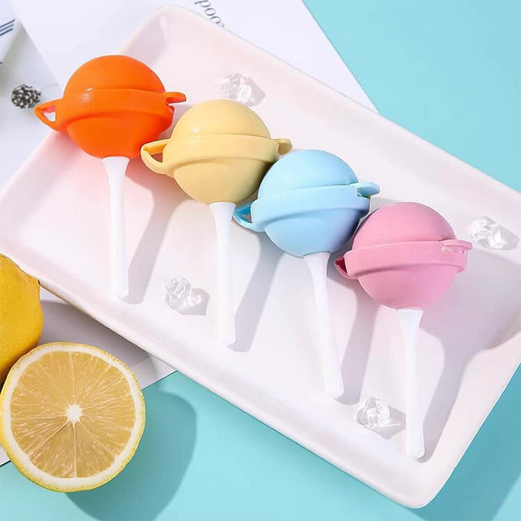 Diana Select 楽天市場店の製氷皿 型 シリコン スティック付き 食品級シリコン アイスモールド 製氷 製氷器 12個セット フルーツアイス 氷 アイスキャンディーメーカー DIY ロリポップ 蓋付き 12個セット アイスボール 子供 キッズ 家庭用 冷凍保存 夏｜アングル2