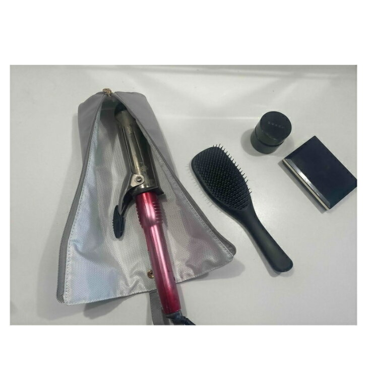 [送料無料］ヘアアイロンケース 耐熱 かわいい ヘアアイロン ポーチ 収納 ヘアアイロンポーチ 吊り下げ 旅行 トラベル 持ち運び ヘアアイロンホルダー 耐熱ケース コテ入れ 収納ケース アイロン