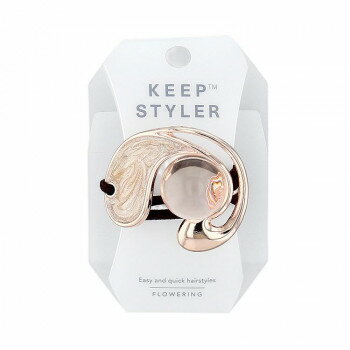 上品に輝く新感覚のヘアアクセサリーです。※柄に個体差があります。※再生産ごとに色ブレがある可能性があります。※写真はサンプル商品の為、カラーや仕様等が変更になる場合がございます。サイズ飾り:約3.4×3.9cm個装サイズ：8×5×5cm重量...