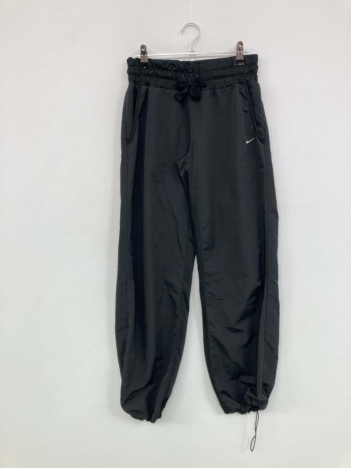 NIKE - 【中古】NIKE ナイキ ナイロンパンツ S ブラック レディース