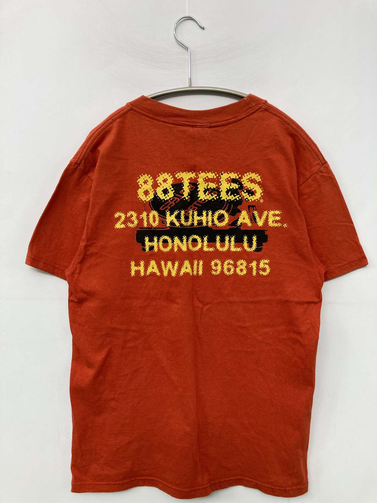 【中古】88tees Tシャツ/カットソー オレンジ 前面プリント バックプリント ミドル丈 半袖 クルーネック(丸首) メンズ