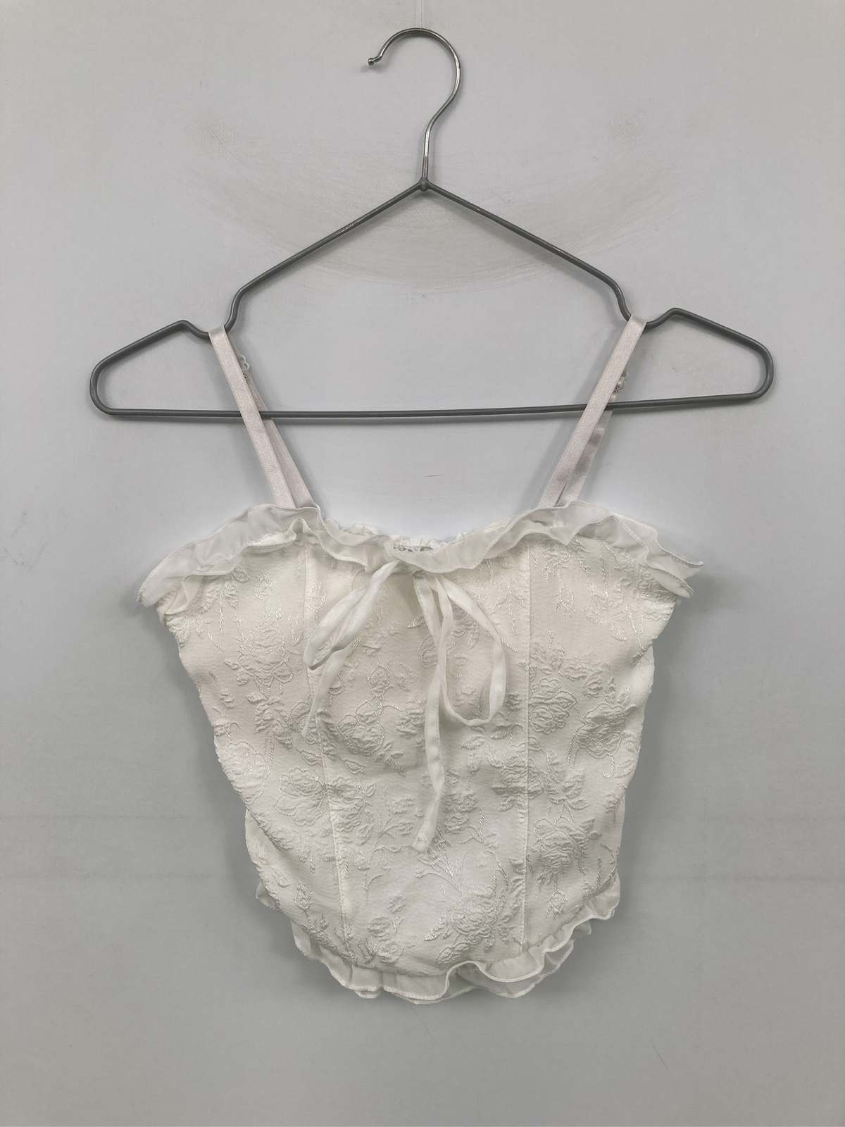 【中古】キャミソール S ホワイト 花柄・ボタニカル柄 フリル リボン カップなし ...