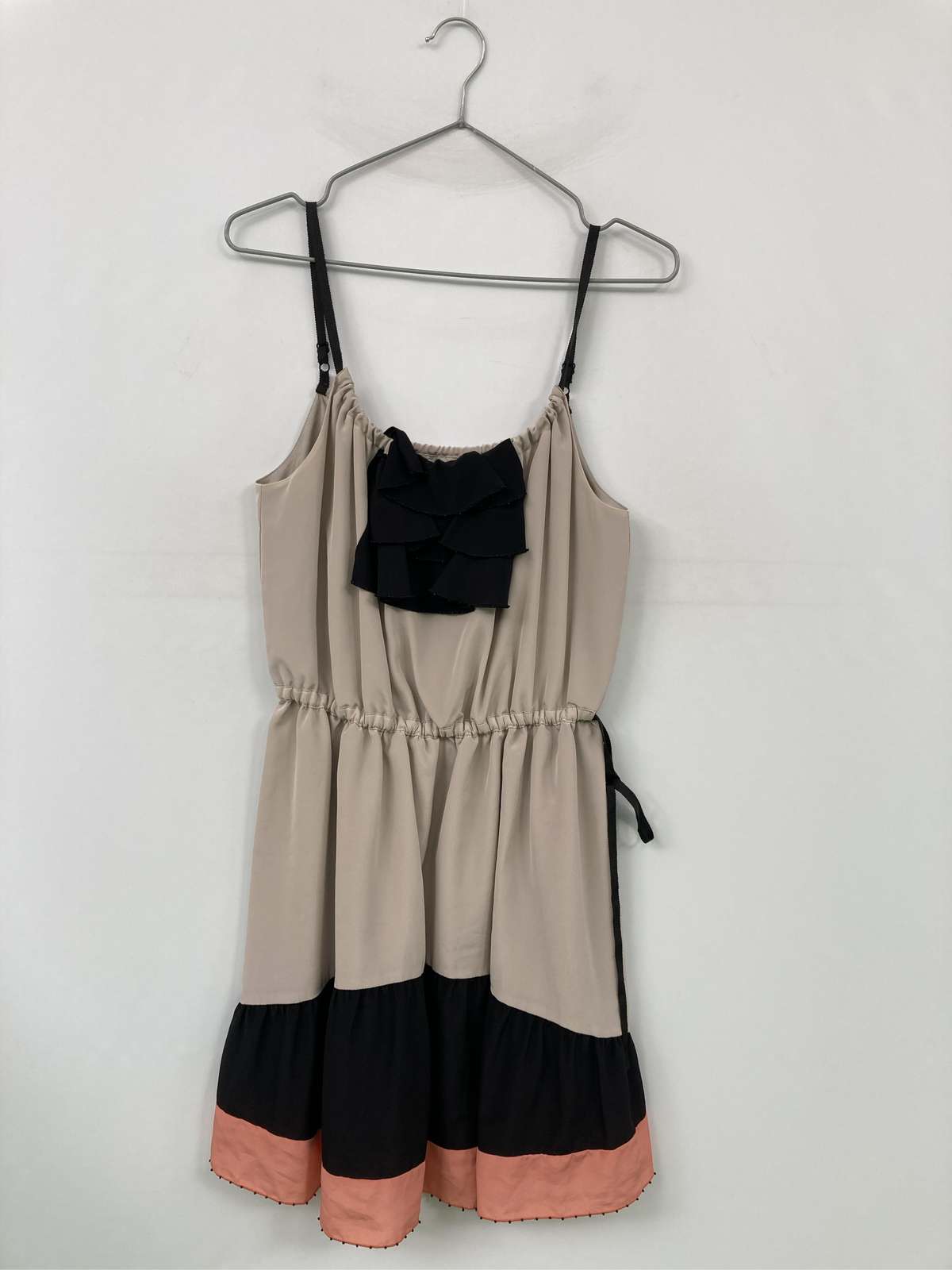 【中古】DreAng ワンピース M ベージュ 無地 リボン 袖なし ショート・ミニ丈 フレア レディース