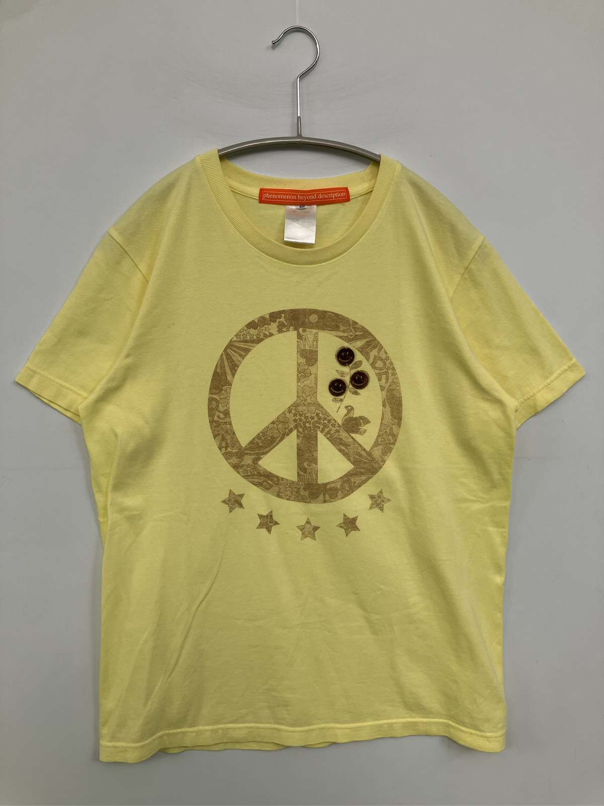 phenomenon beyond description Tシャツ/カットソー 46 イエロー 前面プリント ミドル丈 半袖 クルーネック(丸首) メンズ レディース