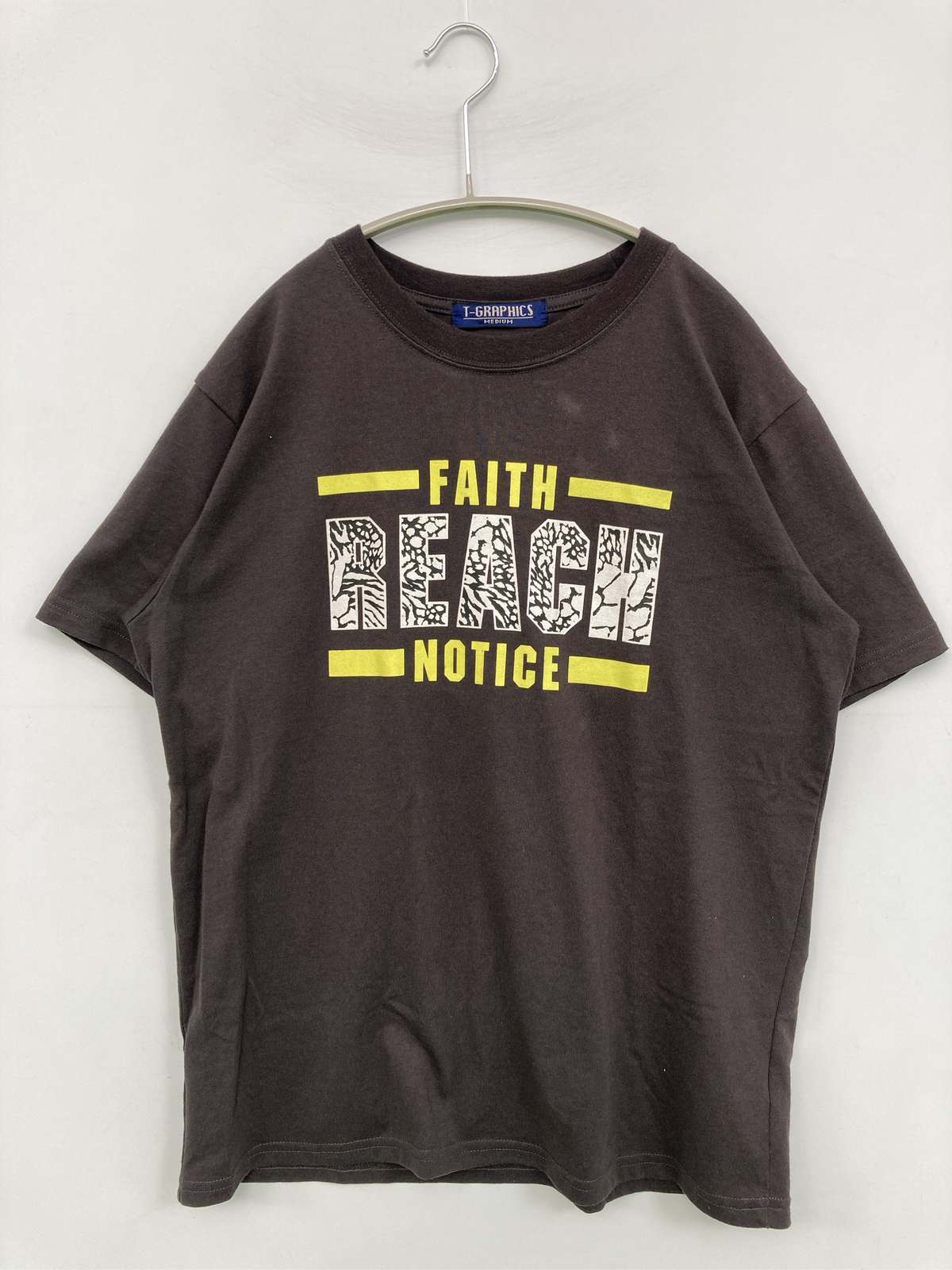 【中古】T-GRAPHICS ティーグラフィックス Tシャツ/カットソー M ブラック 前面プリント ミドル丈 半袖 クルーネック(丸首) メンズ