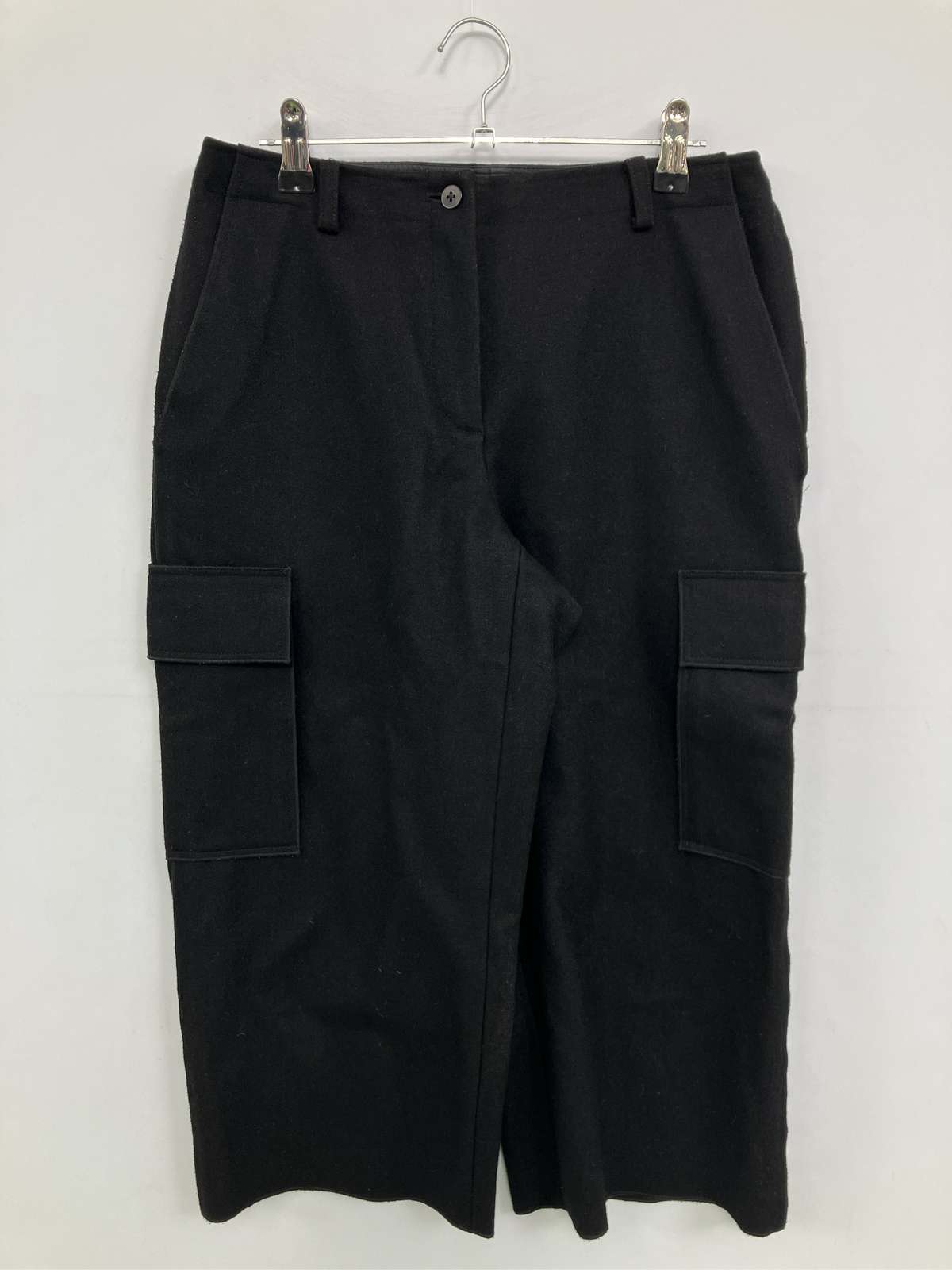 【中古】DKNYESSENTIALS カーゴパンツ 6 ブラック ハーフ・ひざ丈 ウール・ニット 無地 スタンダード ストレート レギュラー レディース