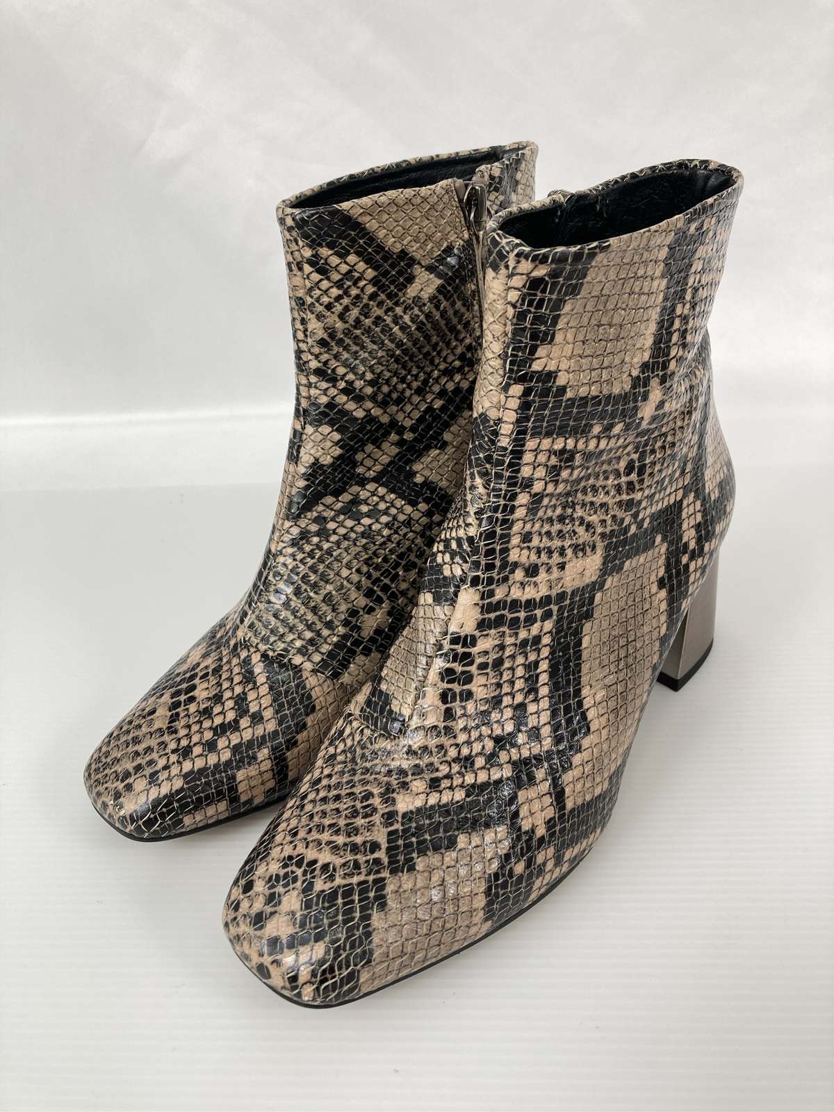【中古】ブーツ 38 ベージュ レディース