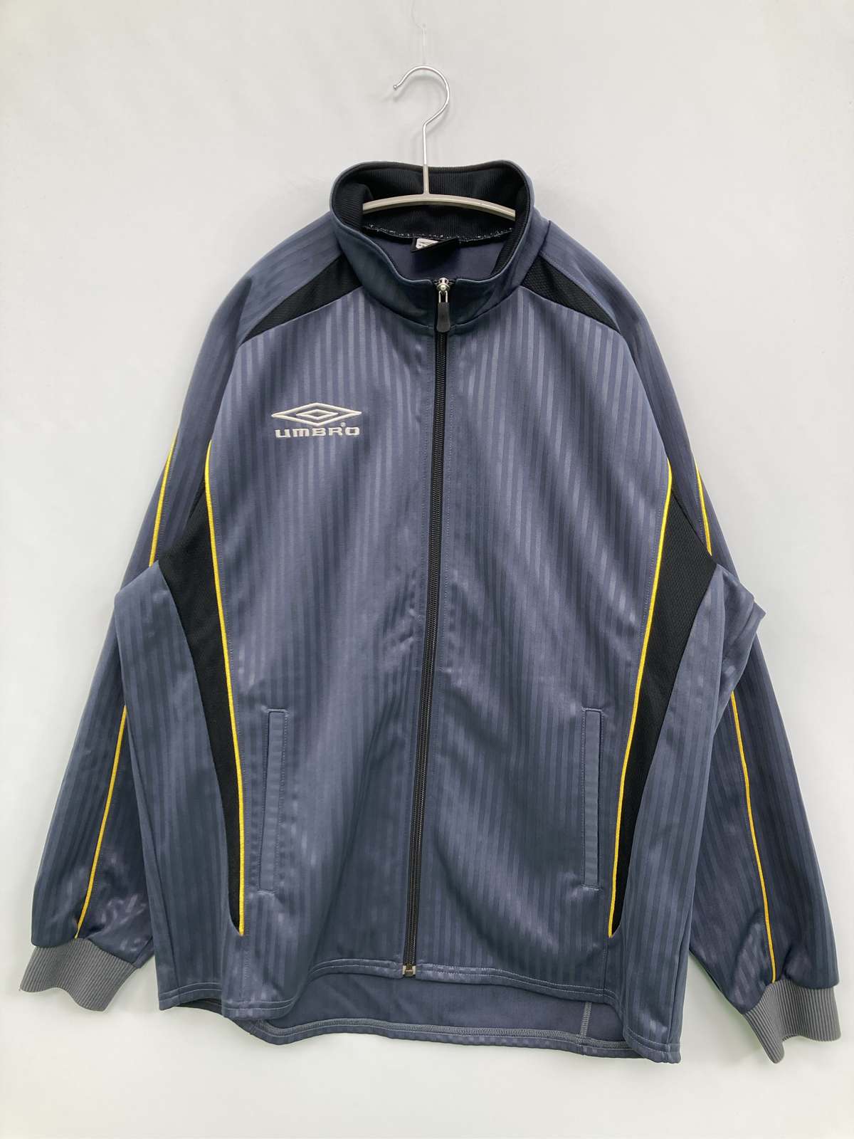 digdig 楽天市場店の【中古】UMBRO アンブロ ジャージ/トラックジャケット L ネイビー メンズ｜アングル3