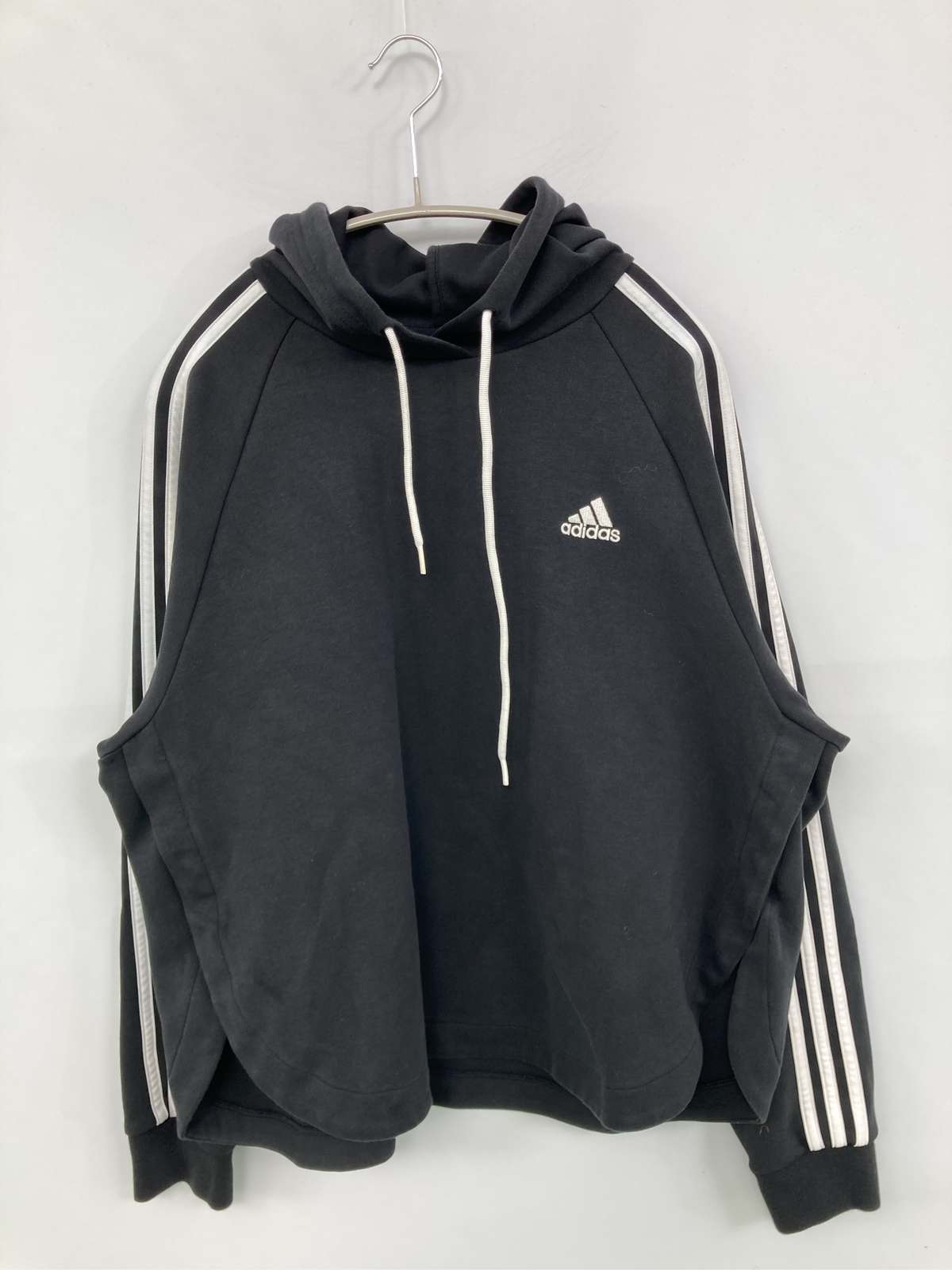 新品未使用タグ付きアディダスパーカー アウトライン 楽天市場】adidas アウトライン パーカーの通販