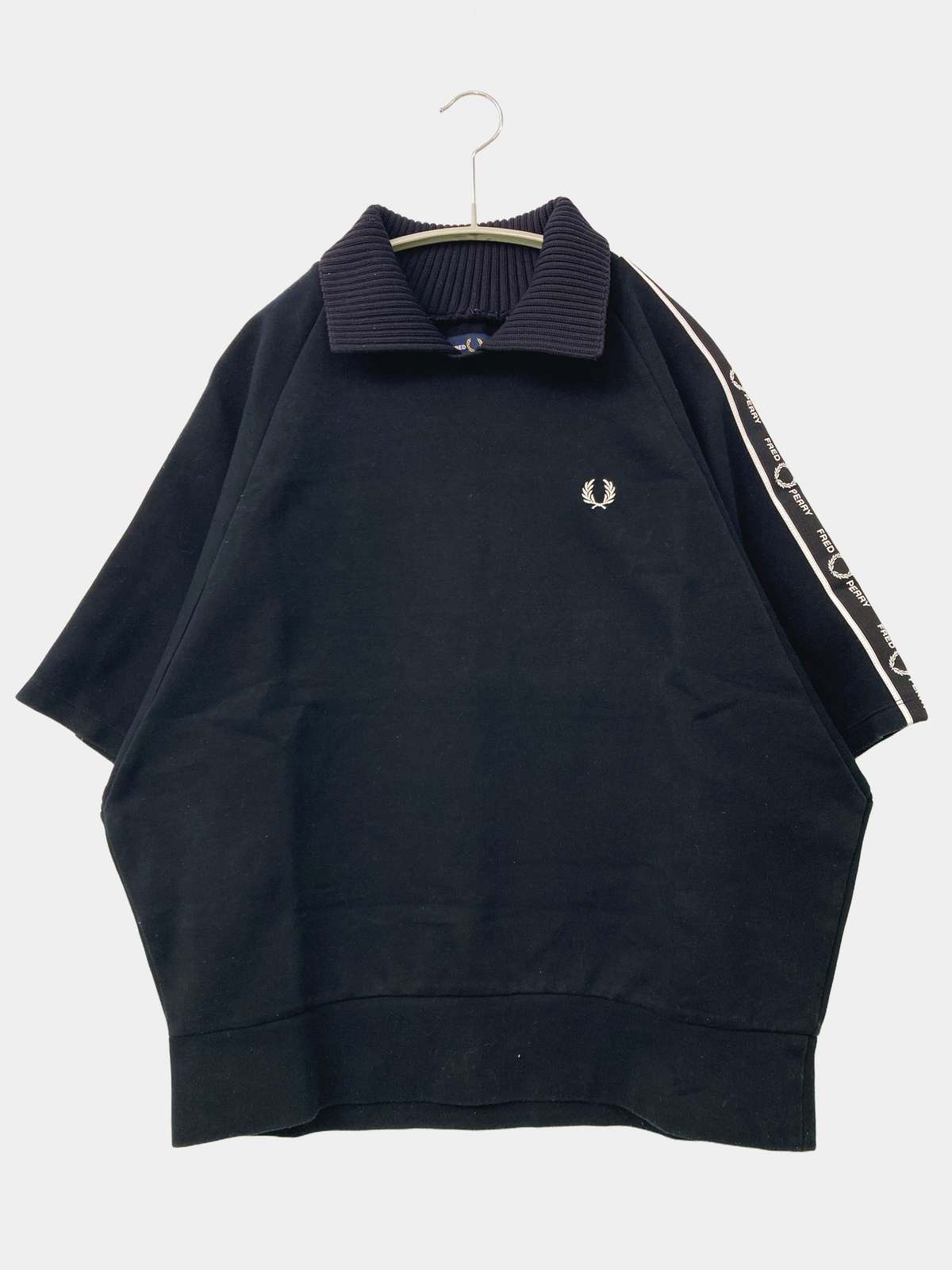 【中古】FRED PERRY フレッドペリー ポロシャツ UK 10 EUR 38 ブラック ワンポイント ブランドロゴ 刺繍 半袖 レディース