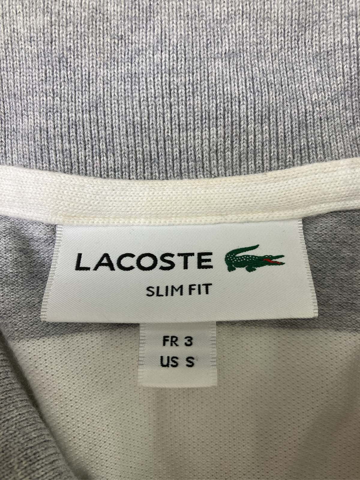 digdig 楽天市場店の【中古】LACOSTE ラコステ ポロシャツ US S グレー ボーダー柄 ワンポイント ブランドロゴ 半袖 メンズ｜アングル3