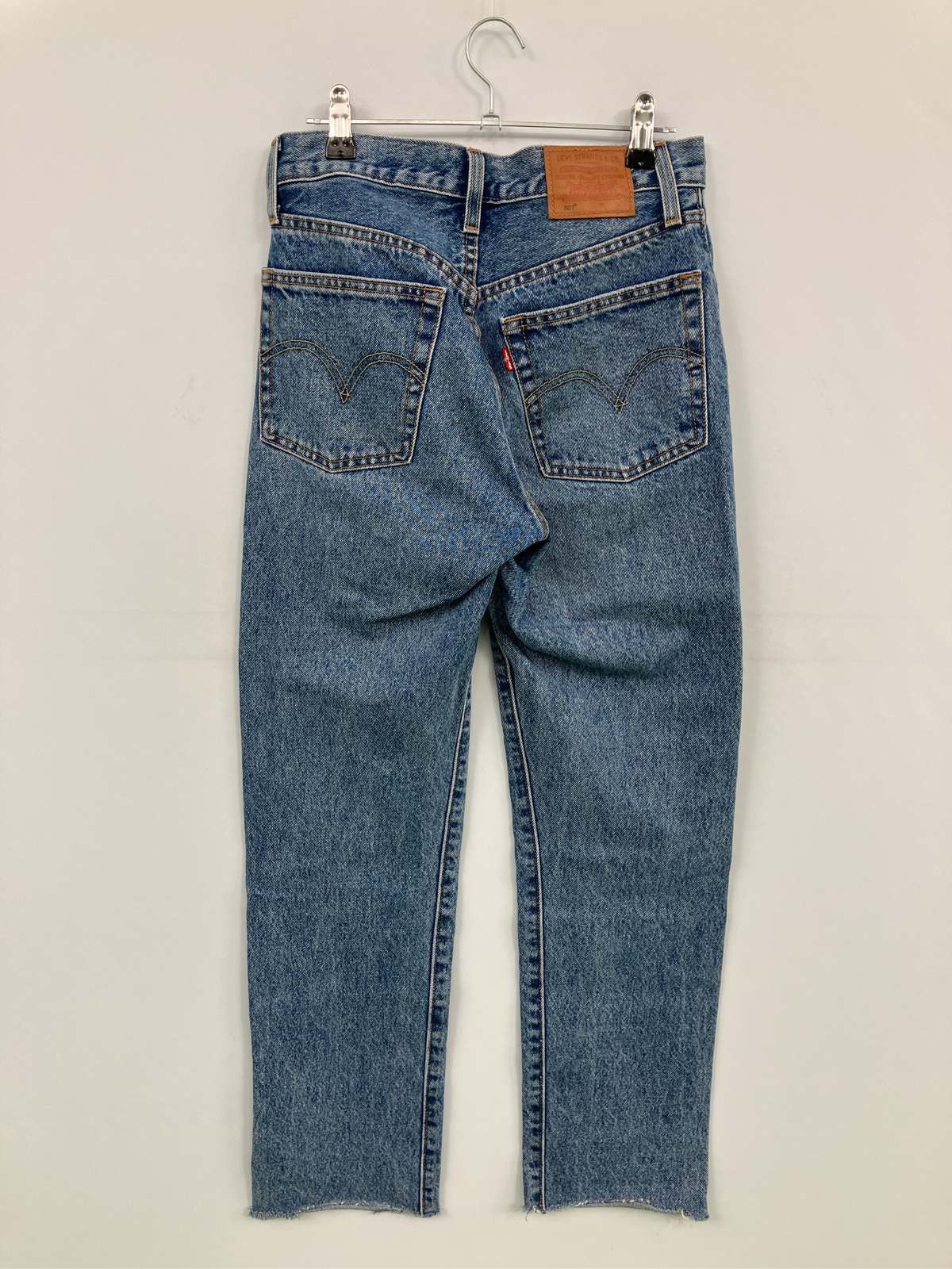 【中古】LEVI STRAUSS & CO. リーバイストラウスアンドカンパニー デニムパンツ W24 L28 ブルー フルレングス 無地 ワンポイント ブランドロゴ スタンダード ストレート レギュラー ヴィンテージ レディース