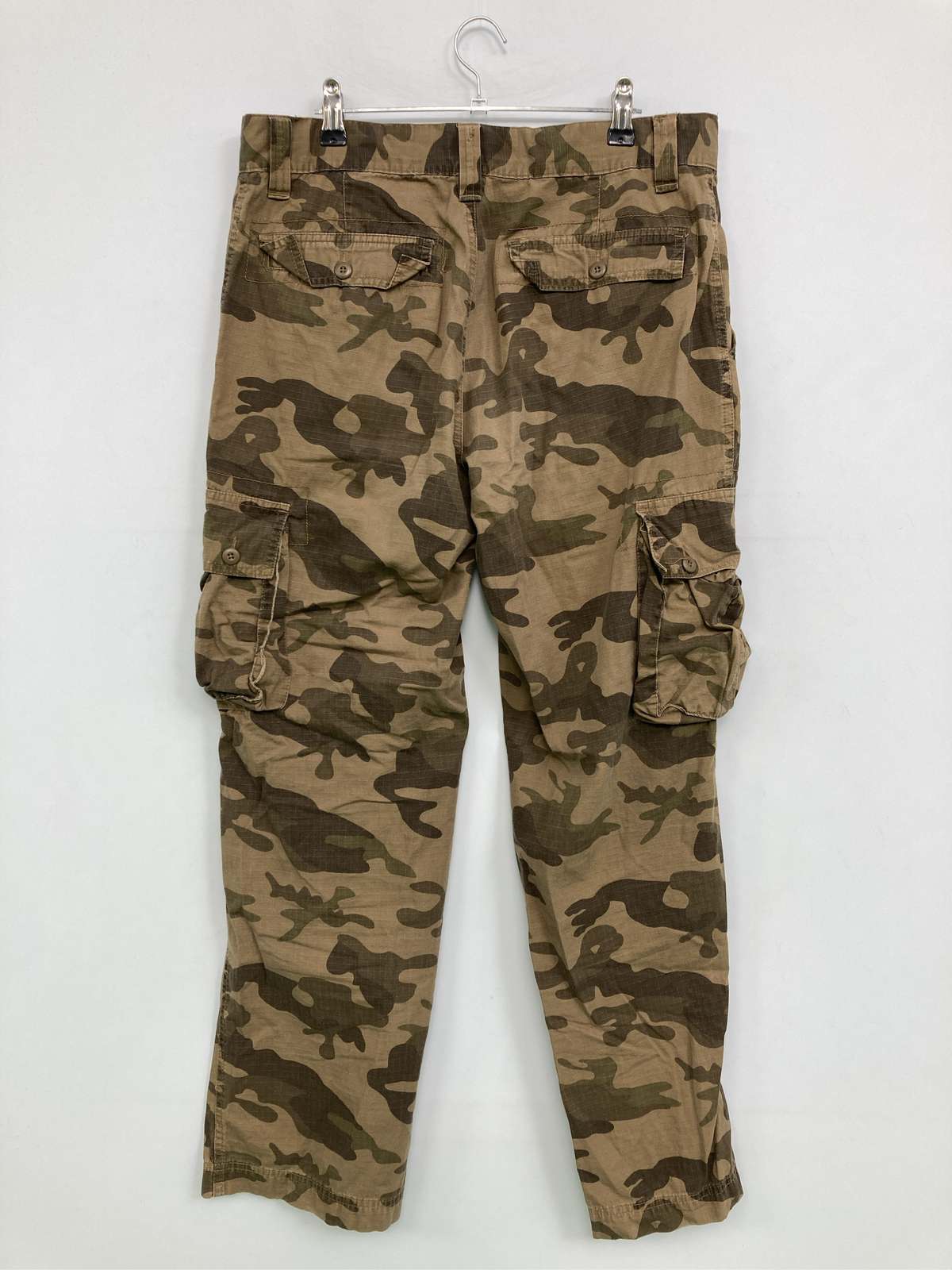 digdig 楽天市場店の【中古】INTERNATIONAL カーゴパンツ 32x32 カーキ レギュラー ストレート スタンダード カモフラージュ柄 コットン フルレングス メンズ｜アングル2