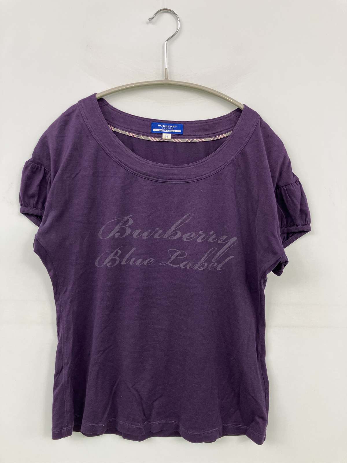 【中古】BURBERRY BLUE LABEL バーバリーブルーレーベル Tシャツ/カットソー 38 パープル 前面プリント ブランドロゴ ミドル丈 クルーネック(丸首) 半袖 レディース