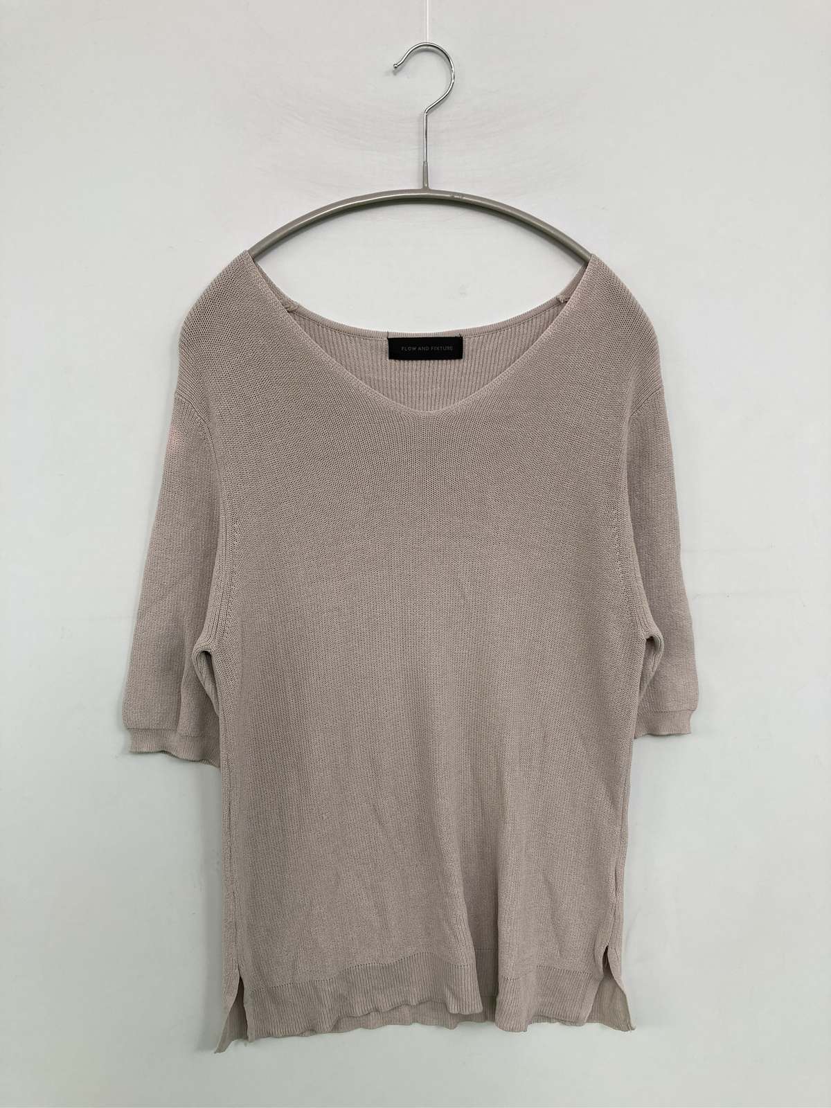 Flow and fixture ニット/セーター L ベージュ ニット ナイロン 無地 ミドル丈 半端袖 Vネック レディース