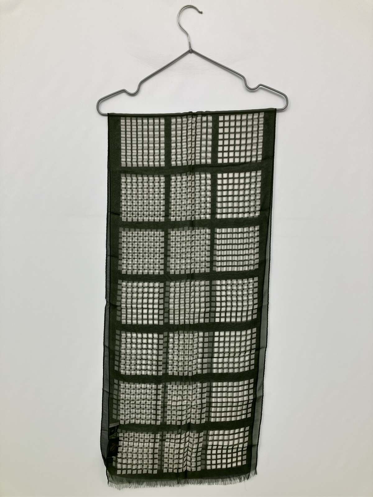 digdig 楽天市場店の【中古】NEEDLES ニードルズ ストール/ショール グリーン シルク ドット柄 メンズ レディース｜アングル2