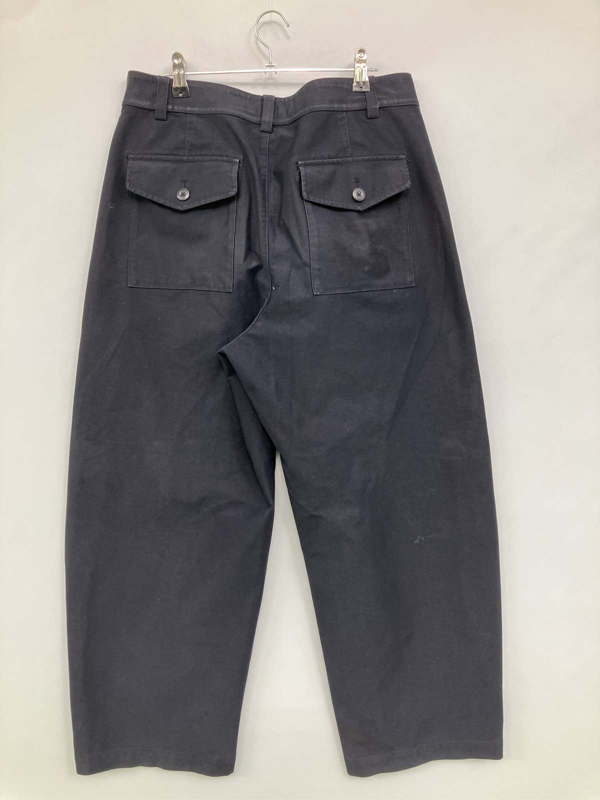 digdig 楽天市場店の【中古】UNIQLO ユニクロ チノパンツ XL ブラック クロップド・半端丈 コットン 無地 ワイド・ルーズ レギュラー レディース｜アングル2
