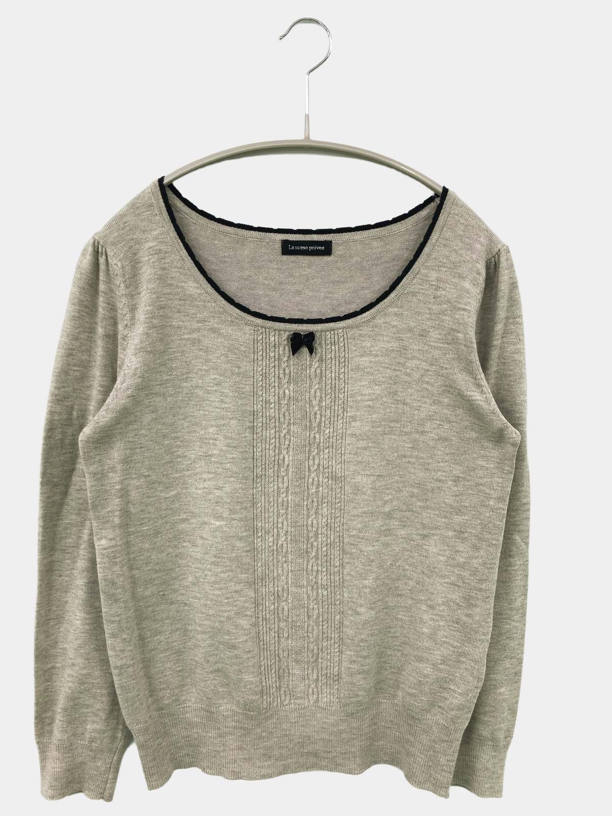 【中古】La scene privee ニット/セーター M グレー ナイロン ニット 無地 リボン ライン柄 ショート丈 長袖 Uネック レディース