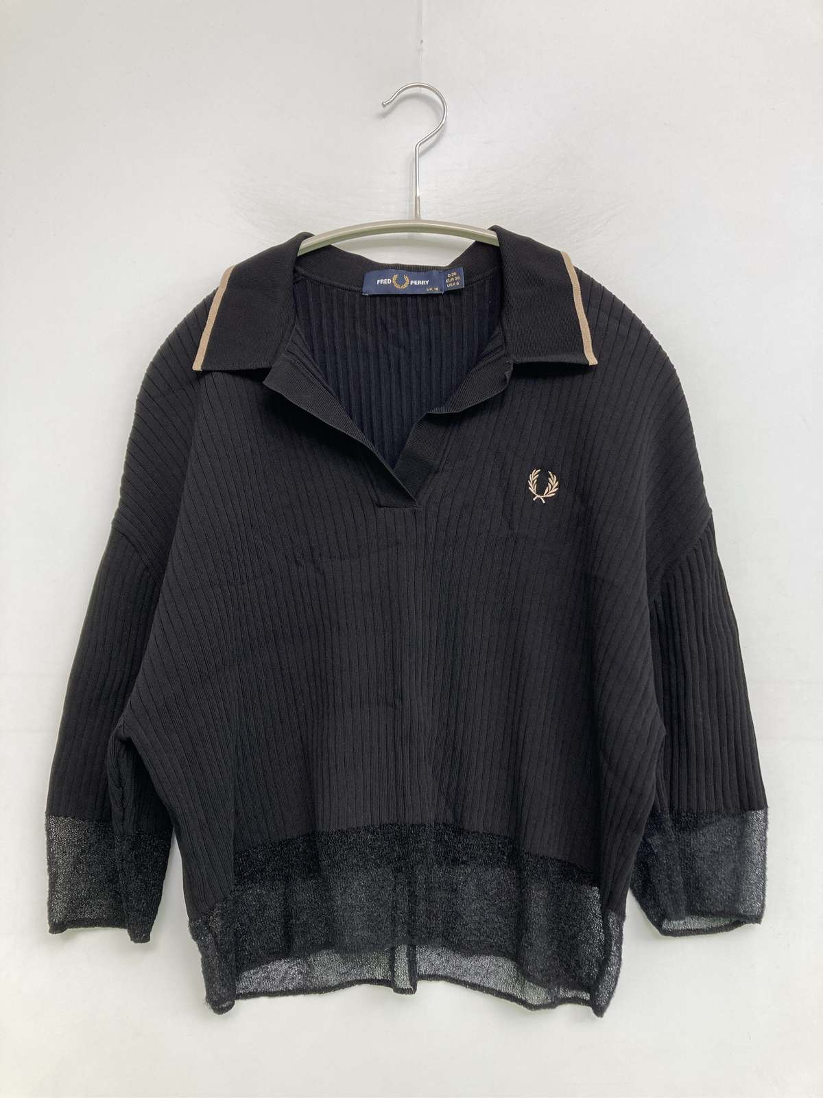 【中古】FRED PERRY フレッドペリー ニット/セーター UK 10 ブラック ニット 無地 ワンポイント ブランドロゴ ミドル丈 半端袖 ヘンリーネック レディース