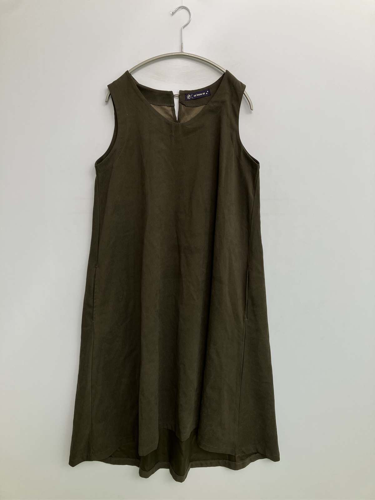 【中古】as know as アズノゥアズ ワンピース カーキ 無地 袖なし ひざ丈 ミモレ・...