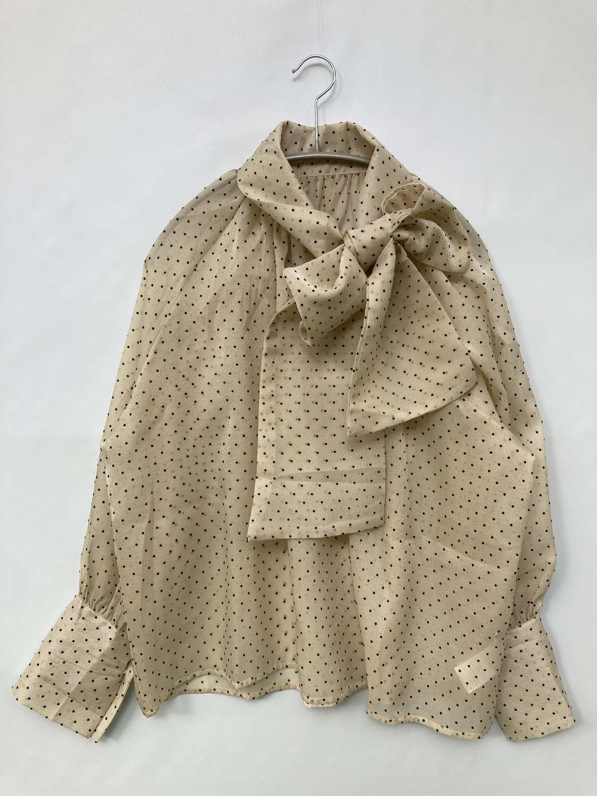 Miro Amurette ミロアムレット シャツ/ブラウス ベージュ ドット柄 リボン ショート丈 長袖 ボウタイ襟 レディース