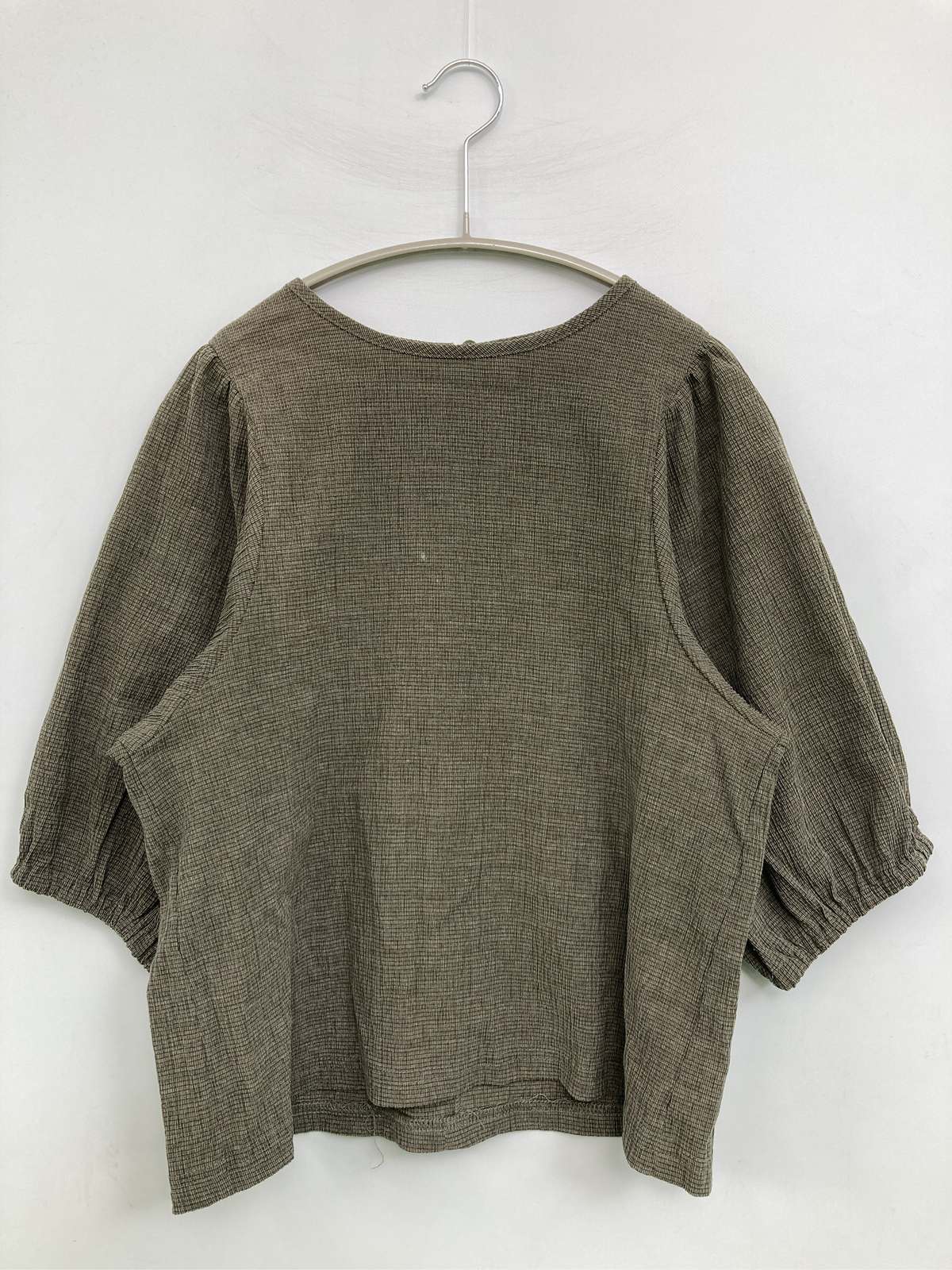 【中古】hinari ヒナリ シャツ/ブラウス F カーキ 無地 ミドル丈 半端袖 ノーカラー レディース