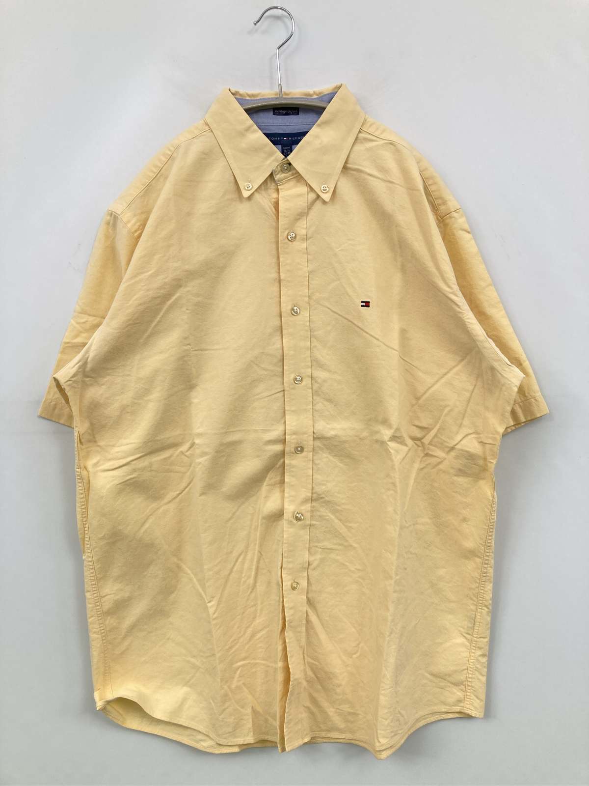 乐天商城 - 【中古】TOMMY HILFIGER トミーヒルフィガー シャツ/ブラウス L イエロー 無地 ワンポイント ミドル丈 半袖 ボタンダウン メンズ