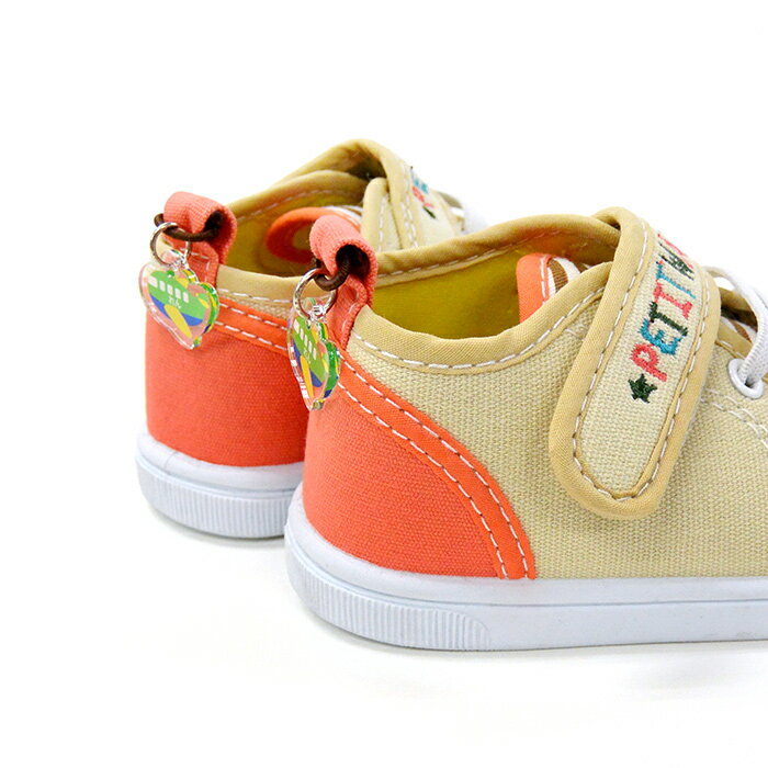 【お名前入り】アクリルネームタグ ひこうき［2つで1セット］シューズタグ ネームプレート 名札 なまえ 名入れ 名入り 目印 チャーム マーク 靴 くつ シューズ 上履き 上靴 入園準備 入園グッズ 入園 通園 幼稚園 保育園