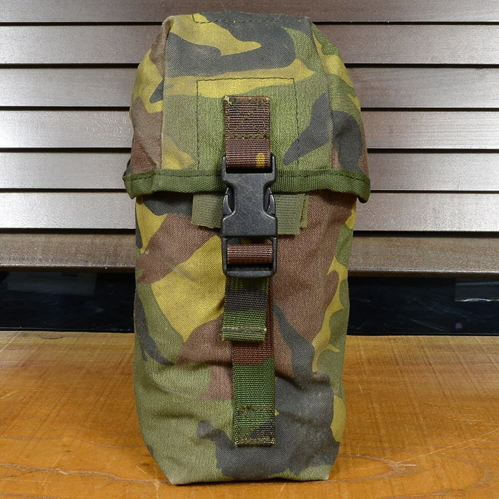 ミリタリーショップ レプマートのオランダ軍放出品 ユーティリティポーチ 小型 ウッドランド迷彩 [ 可 ] 軍物 多目的ポーチ ウッドランドカモ オランダDPM迷彩 ミリタリーポーチ 軍用ポーチ サバゲーポーチ ミリタリーサープラス ミリタリーグッズ 蘭軍 オランダ軍サープラス オランダ軍実物｜アングル2