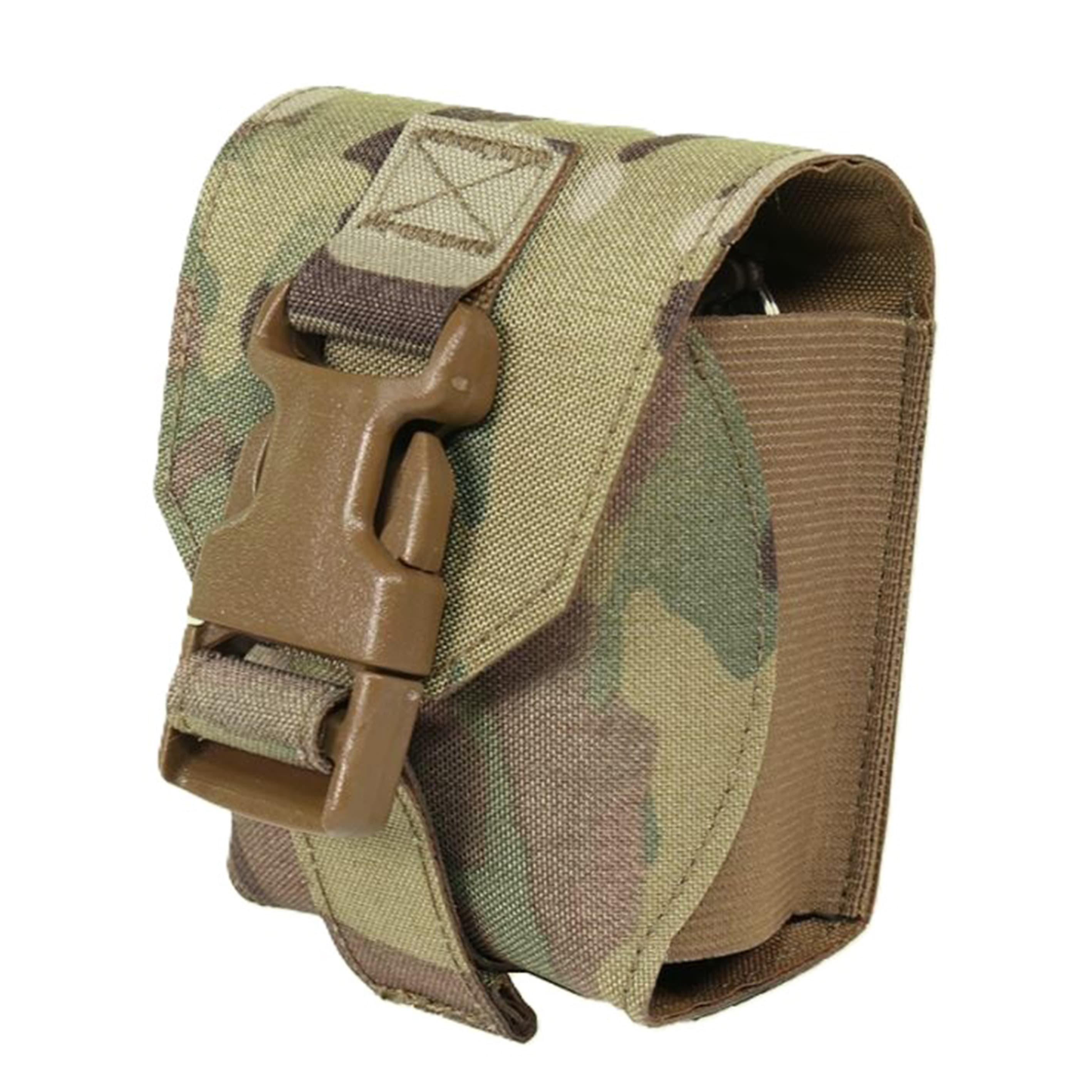 ウォーリアアサルトシステムズ Grenade Pouch グレネードポーチ片手で開閉可能な高品質グレネードポーチ軍や特殊部隊への納入実績を持つ英国のタクティカルギアメーカー、Warrior Assault Systems（ウォーリアーアサルトシステムズ）。M67フラググレネードを1個収納できる設計のグレネードポーチ「Laser Cut Frag Grenade Pouch(レーザーカット フラググレネードポーチ)」です。ポーチには、レーザーカット加工の複合ラミネート素材を採用。またポーチ側面には、二重構造のミルスペック弾性ゴム素材が使用されており、収納したグレネードをしっかりと保持します。フラップにはプラスチックバックルが付いているので、片手で静かに開閉可能です。背面に2本付属したMOLLEアタッチメントを利用することで、ベルトやプレートキャリアに装着可能です。※製品の仕様、外観はメーカーより予告なく変更されますので、気になる点や、詳細はメールで別途お問合わせください。PC・モニタの環境で色が実物と多少異なる場合があります。布製品などは個体差があり、寸法に誤差が多少ありますので、ご了承くださいませ。グレネードポーチの詳細重量約75g素材500Dナイロンサイズ(縦×横×厚さ)約10×8×7cm他のバリエーションはこちら[ ブラック ][ マルチカム ][ レンジャーグリーン ]厳しい評価プロセスをクリアした、一定水準以上の高品質な装備品を数多く開発している、タクティカルギアメーカーです。パフォーマンスを向上させるプレートキャリアやチェストリグ、グローブなどの数多くの製品を開発し続けいてます。その高いデザイン、機能性・耐久性から、イギリスやフランスなどヨーロッパを中心に、アメリカやアジアなど世界各国の軍隊や特殊部隊で愛用されています。[ウォーリアーアサルトシステムズ/WAS Warrior Assault Systems]ウォーリアーアサルトシステムズの商品一覧[2195][d00012111219500000000][00WAS] 手榴弾入れ 手榴弾ケース 手榴弾袋 手榴弾収納ポーチ グレネード入れ グレネードポーチ 手りゅう弾入れ 手りゅう弾ケース 手りゅう弾ポーチ レプマート repmart 激安通販 激安販売サバゲー装備 ＞ ミリタリーポーチ ＞ グレネードポーチ取り扱いブランド ＞ 《ア》行 ＞ 《ウ》で始まるブランド ＞ ウォーリアーアサルトシステムズ新着アイテム ＞ 新着アイテム 2025年 ＞ 12月 新入荷[ウォーリアアサルトシステムズ]サバゲー装備 [ミリタリーポーチ/グレネードポーチ]【Warrior Assault Systems フラググレネードポーチ W-LC-FGP レーザーカット [ マルチカム ]】軍や特殊部隊への納入実績を持つ英国のタクティカルギアメーカー、Warrior Assault Systems（ウォーリアーアサルトシステムズ）。M67フラググレネードを1個収納できる設計のグレネードポーチ「Laser Cut Frag Grenade Pouch(レーザーカット フラググレネードポーチ)」です。ポーチには、レーザーカット加工の複合ラミネート素材を採用。またポーチ側面には、二重構造のミルスペック弾性ゴム素材が使用されており、収納したグレネードをしっかりと保持します。フラップにはプラスチックバックルが付いているので、片手で静かに開閉可能です。背面に2本付属したMOLLEアタッチメントを利用することで、ベルトやプレートキャリアに装着可能です。サバゲー装備 ＞ ミリタリーポーチ ＞ グレネードポーチ取り扱いブランド ＞ 《ア》行 ＞ 《ウ》で始まるブランド ＞ ウォーリアーアサルトシステムズ新着アイテム ＞ 新着アイテム 2025年 ＞ 12月 新入荷Warrior Assault Systems グレネードポーチ Single Gen2Warrior Assault Systems ダブルグレネードポーチ 40mmグレネード用CONDOR フラググレネード シングルポーチ MA15 MOLLE対応REPSGEAR グレネードポーチ MOLLE対応 PTP065&nbsp;