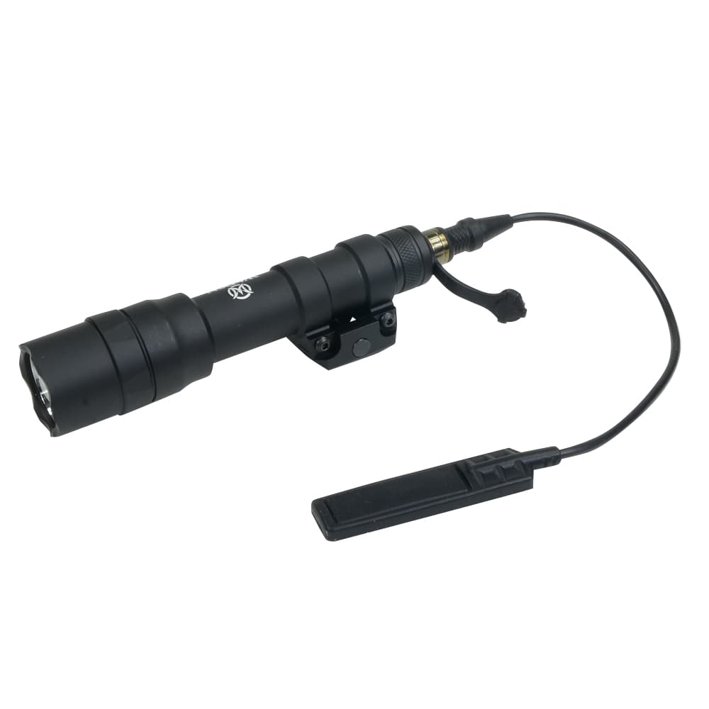 ミリタリーショップ レプマートのWADSN ウエポンライト M600DF 18650充電池対応 リモートスイッチ付き WD04046 ワズン フラッシュライト 20mmレール用 ピカティニーレール用 夜戦 ウェポンライト ピストルライト けん銃用ライト ハンドガンライト ガンライト ライフルライト 銃用ライト タクティカルライト｜アングル2