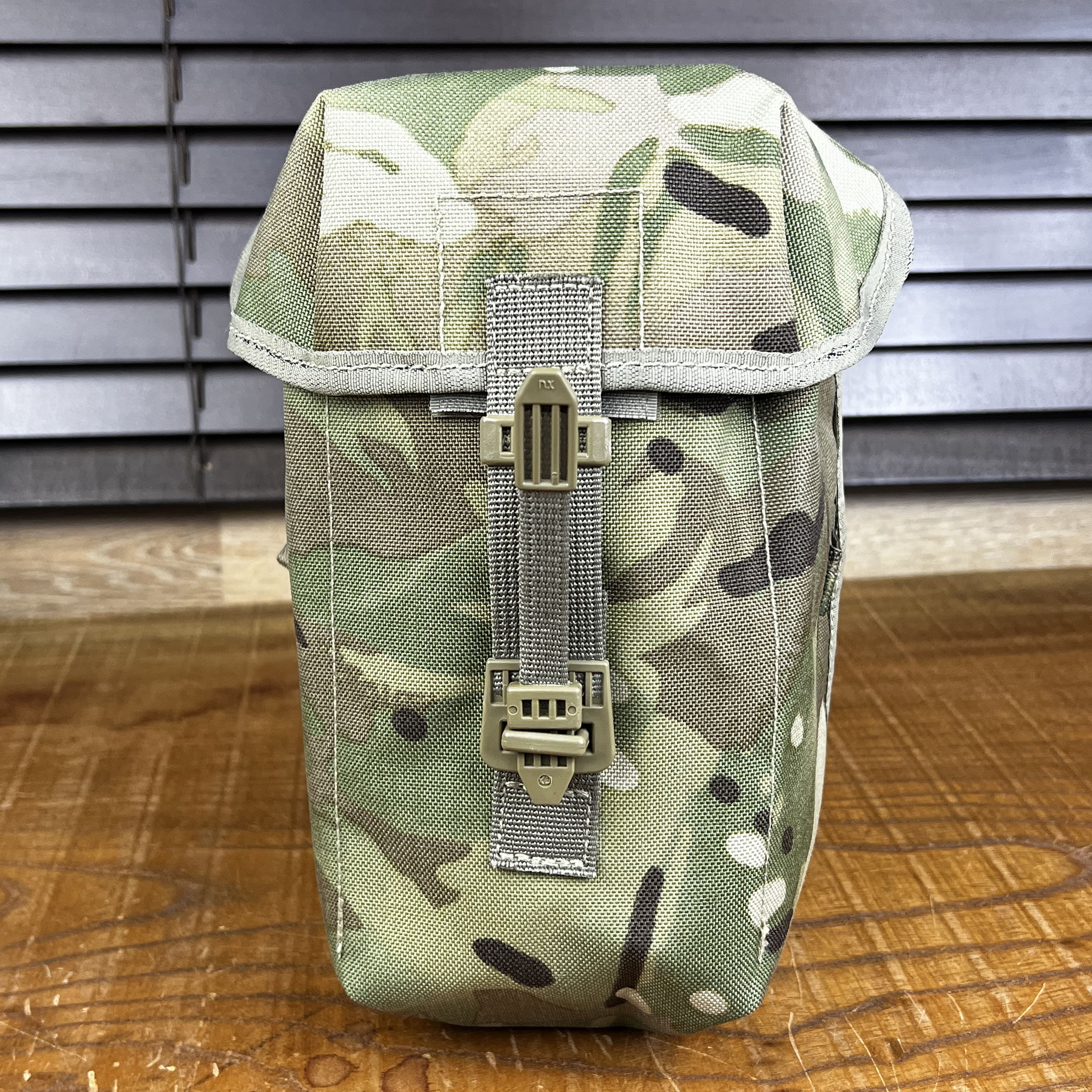 イギリス軍放出品 ボトルポーチ PLCE装備 MTP迷彩 [ デッドストック ] 英軍 水筒ポーチ キャンティーンポーチ 水筒入れ 水筒袋 ボトル収納 軍物 軍払下げ 払下品 ナルゲンボトルポーチ ミリタリーポーチ 軍用ポーチ ミリタリーサープラス ミリタリーグッズ 2